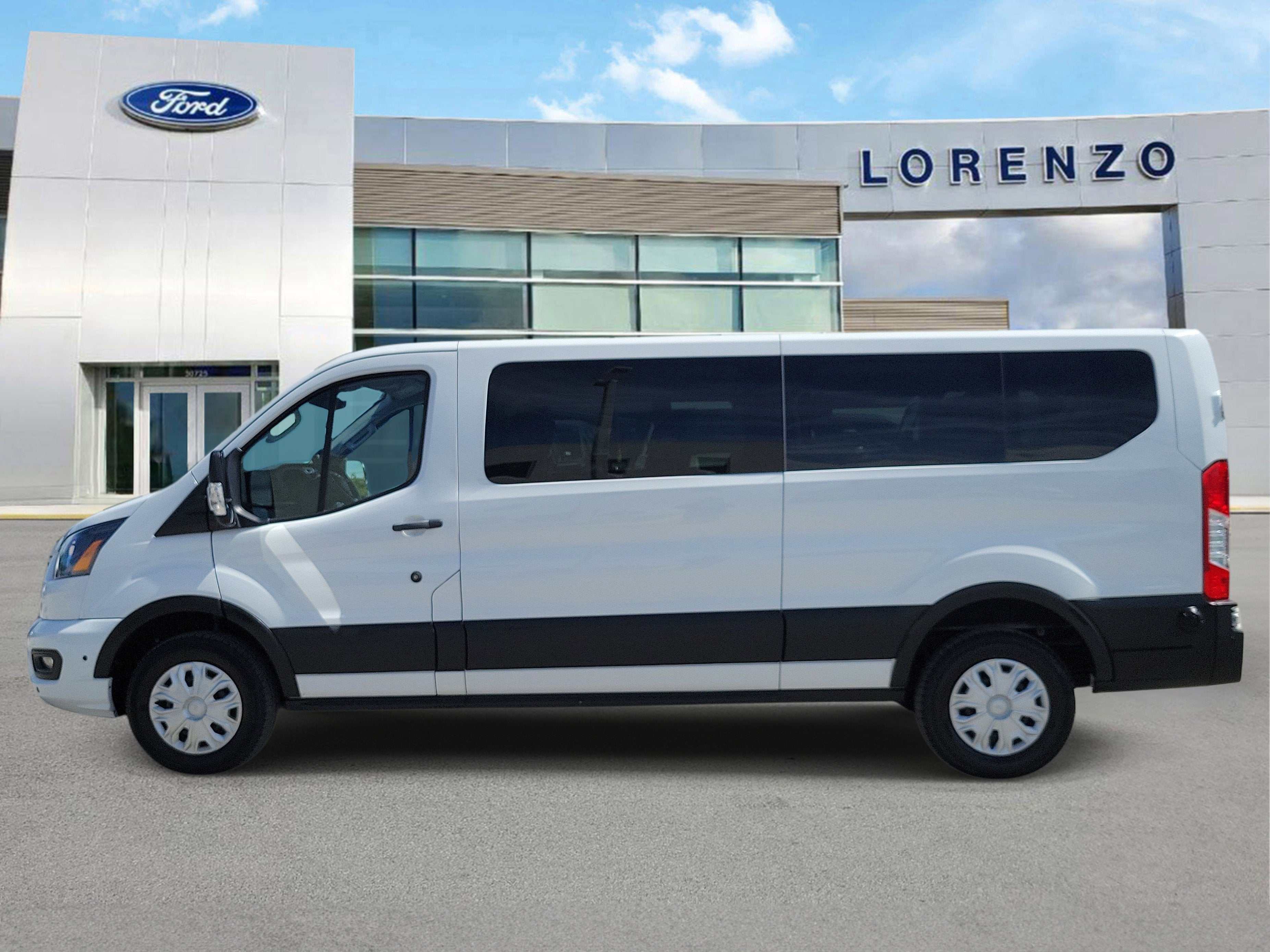 2024 Ford Transit Passenger Wagon XLT