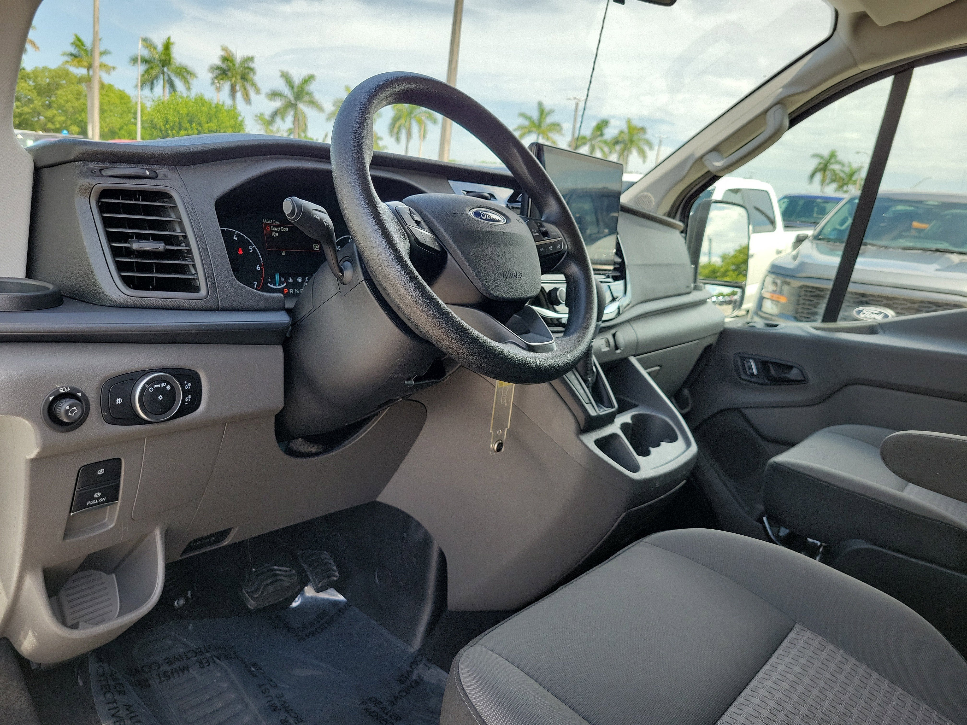 2024 Ford Transit Passenger Wagon XLT