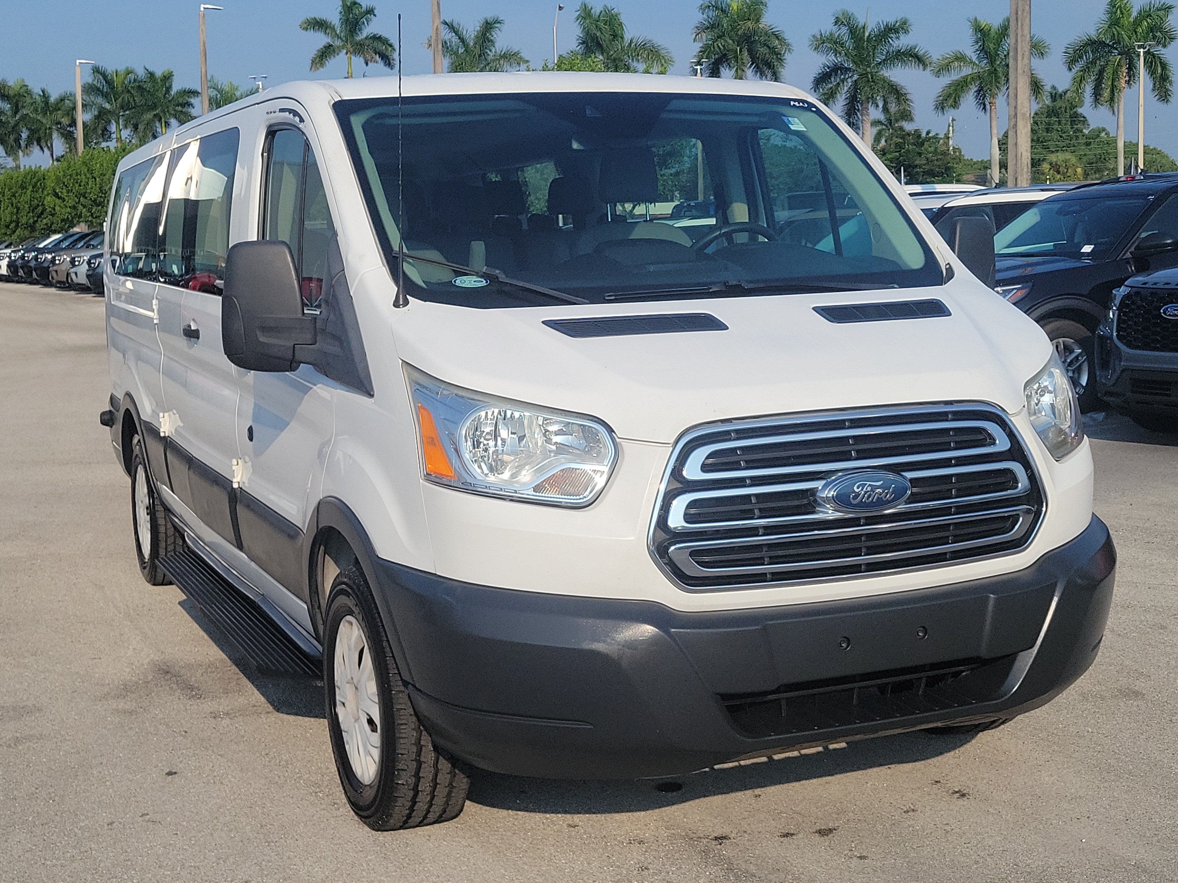 2018 Ford Transit Passenger Wagon XLT