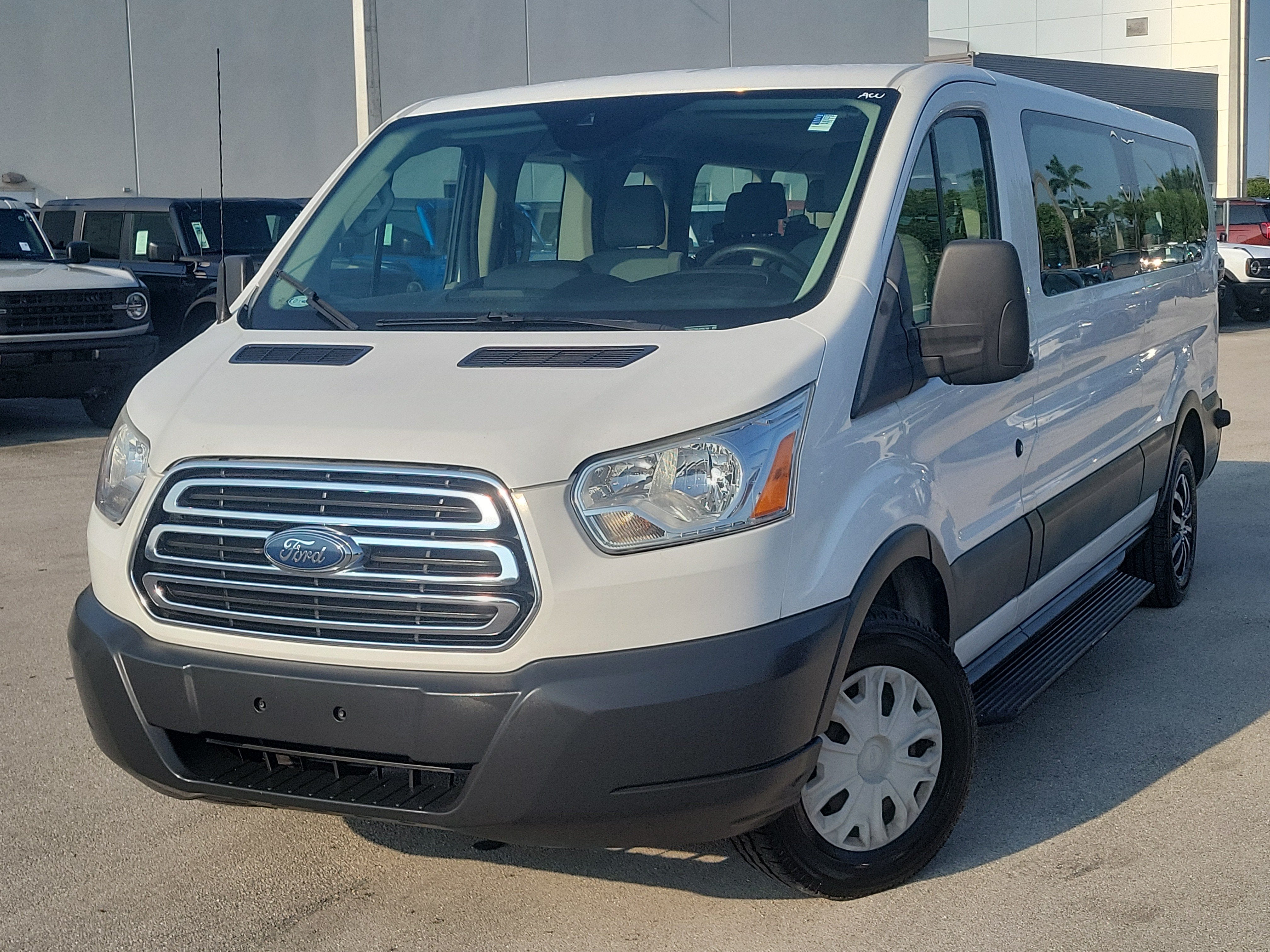 2018 Ford Transit Passenger Wagon XLT