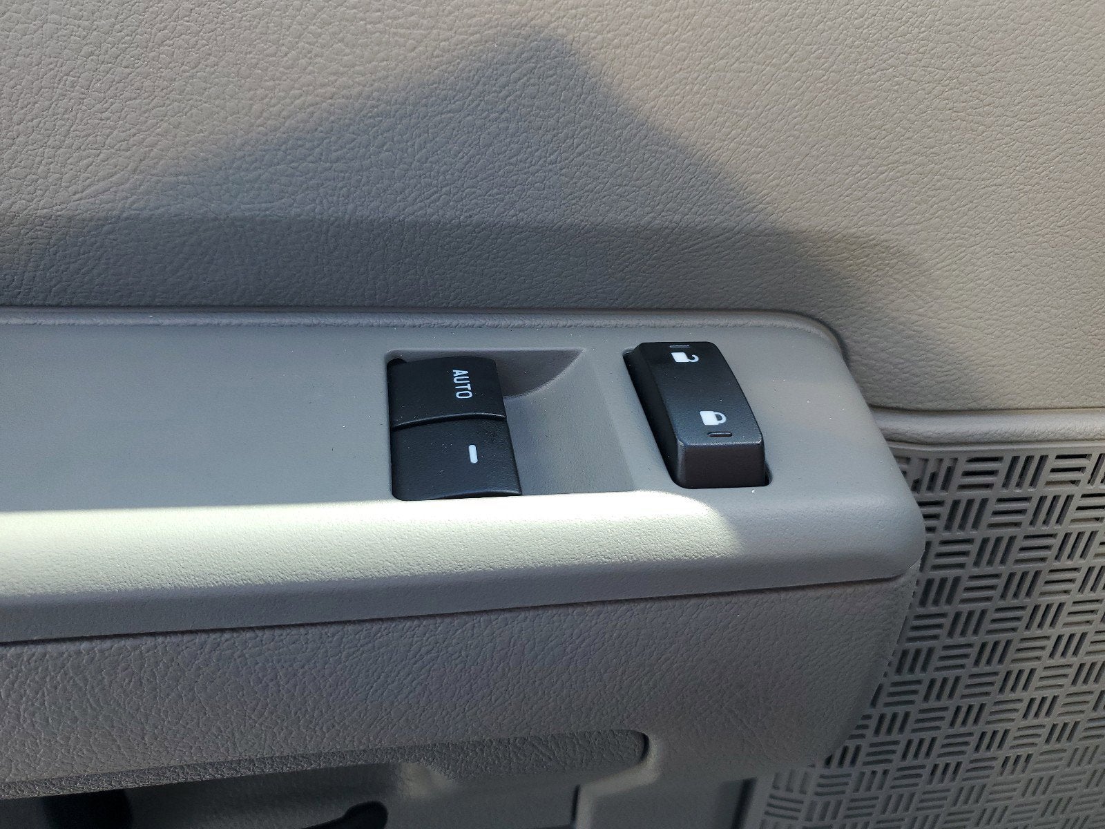 2023 Ford E-Series Cutaway Base