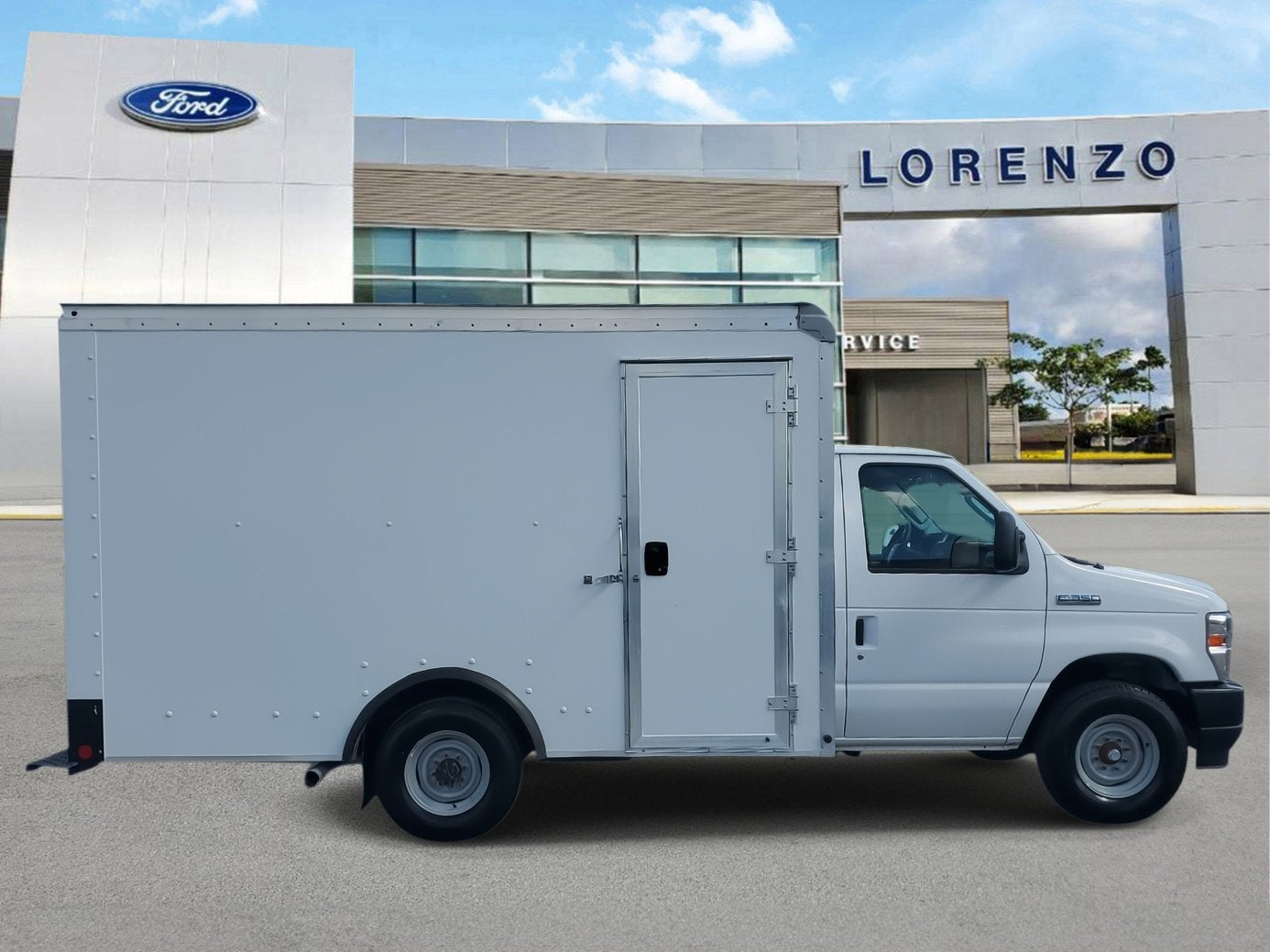 2023 Ford E-Series Cutaway Base