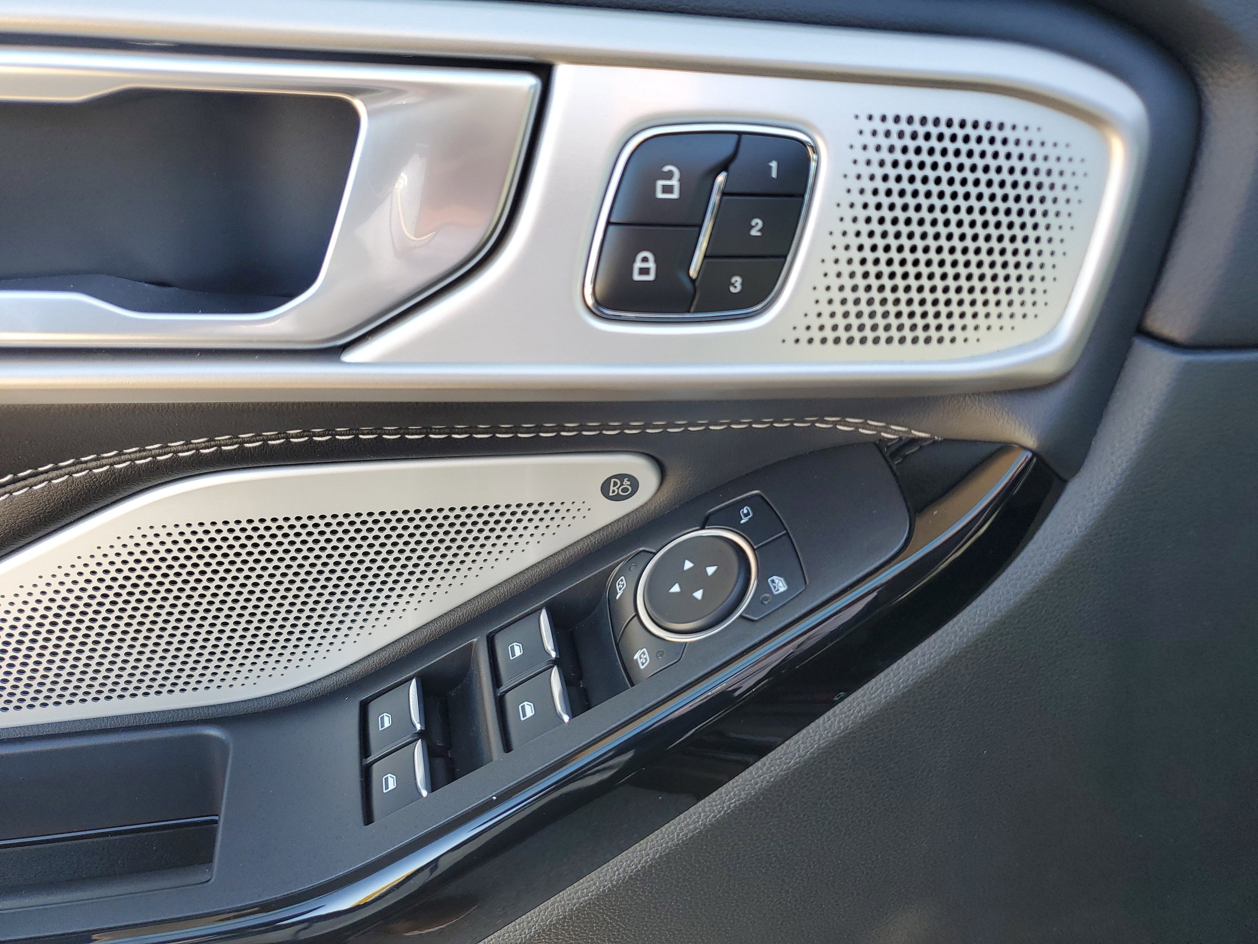 2023 Ford Explorer ST 4WD