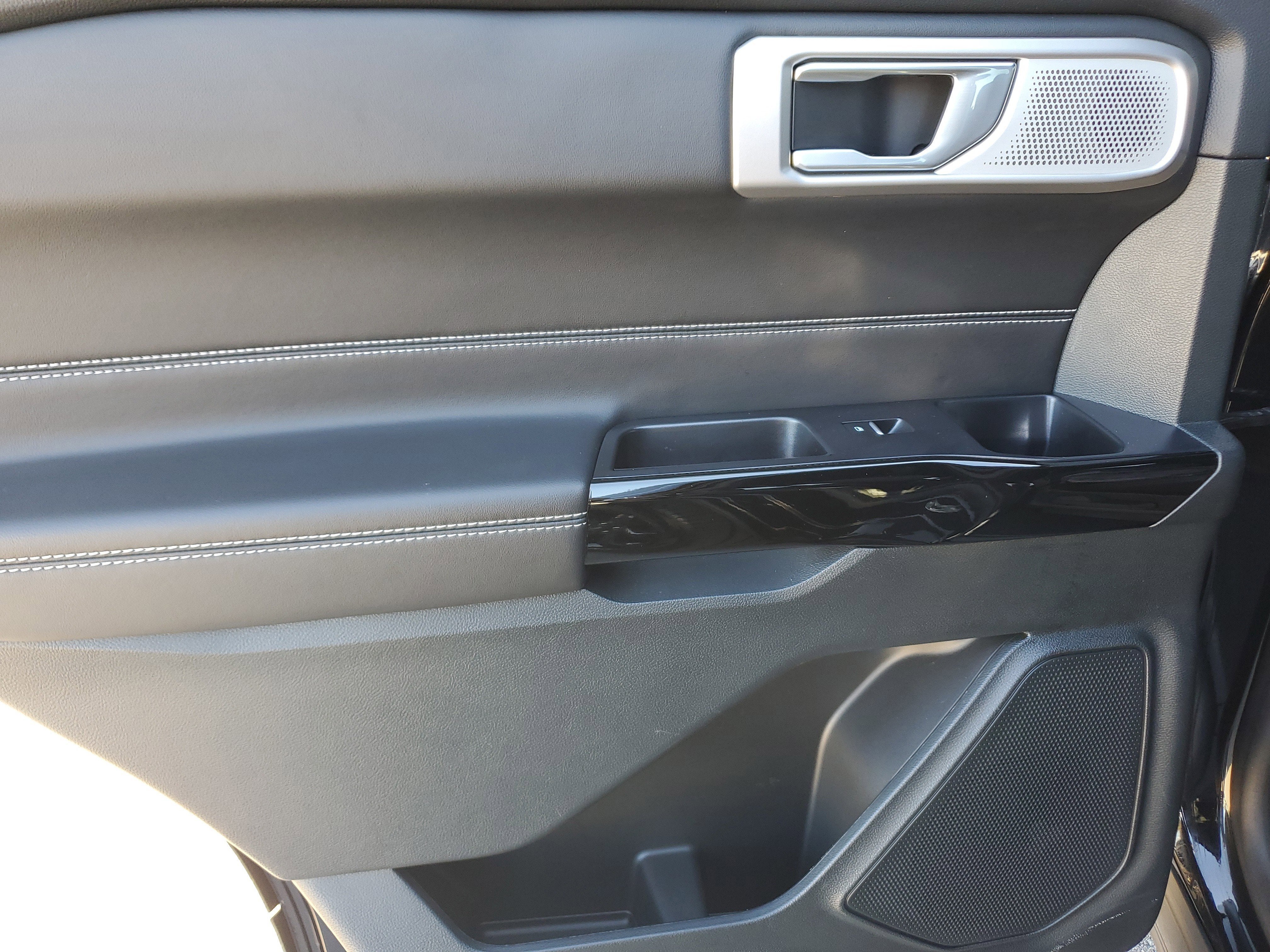 2023 Ford Explorer ST 4WD