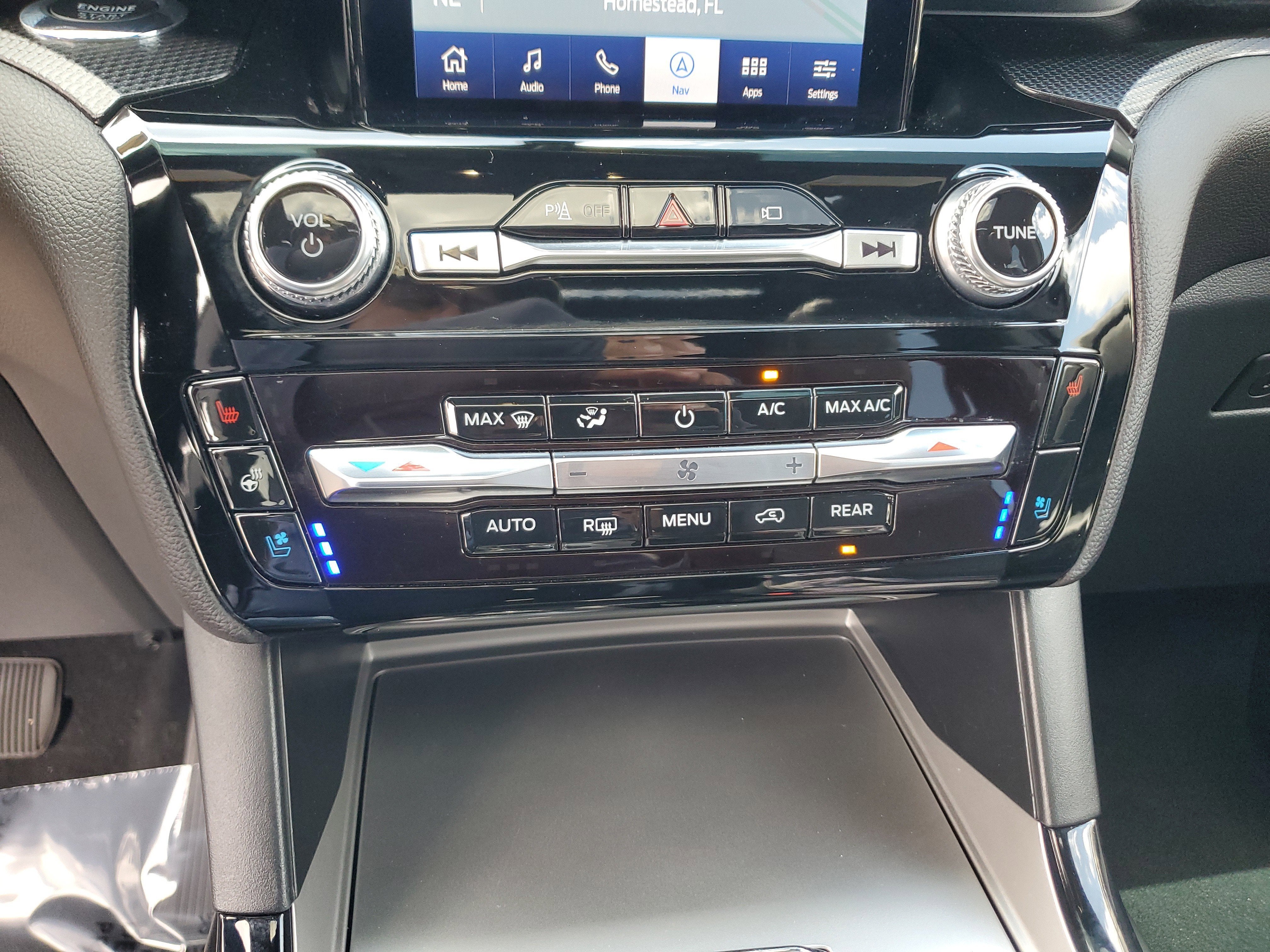 2023 Ford Explorer ST 4WD