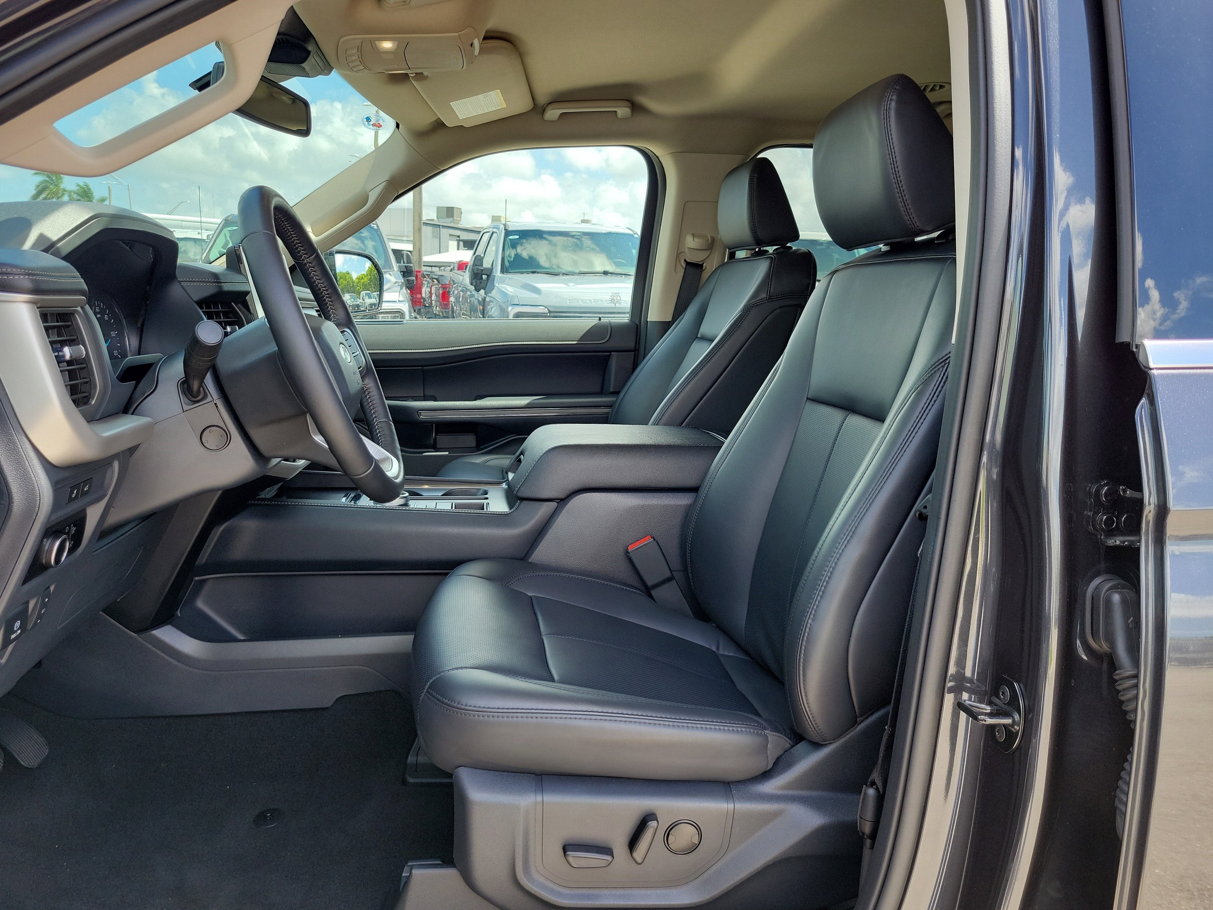 2024 Ford Expedition Max XLT