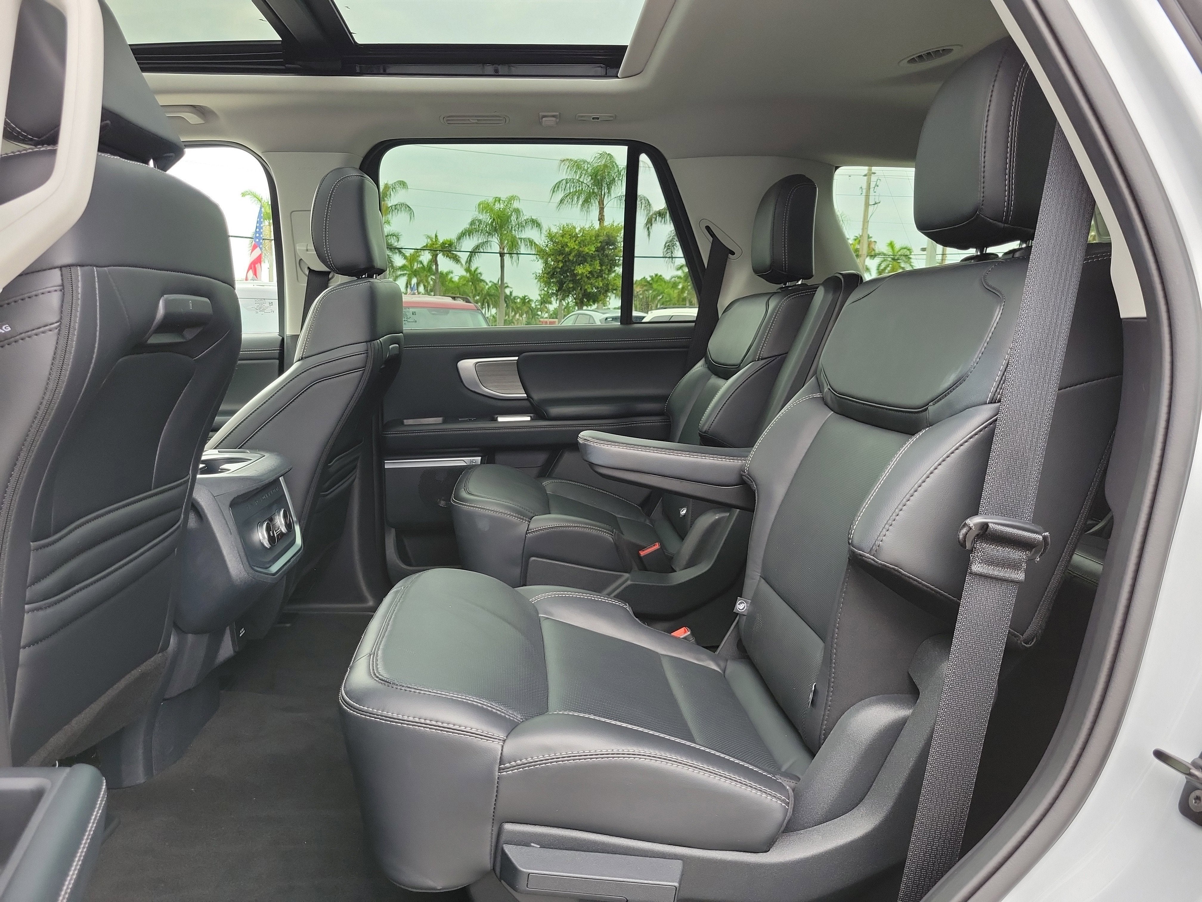 2025 Ford Expedition Platinum 4WD