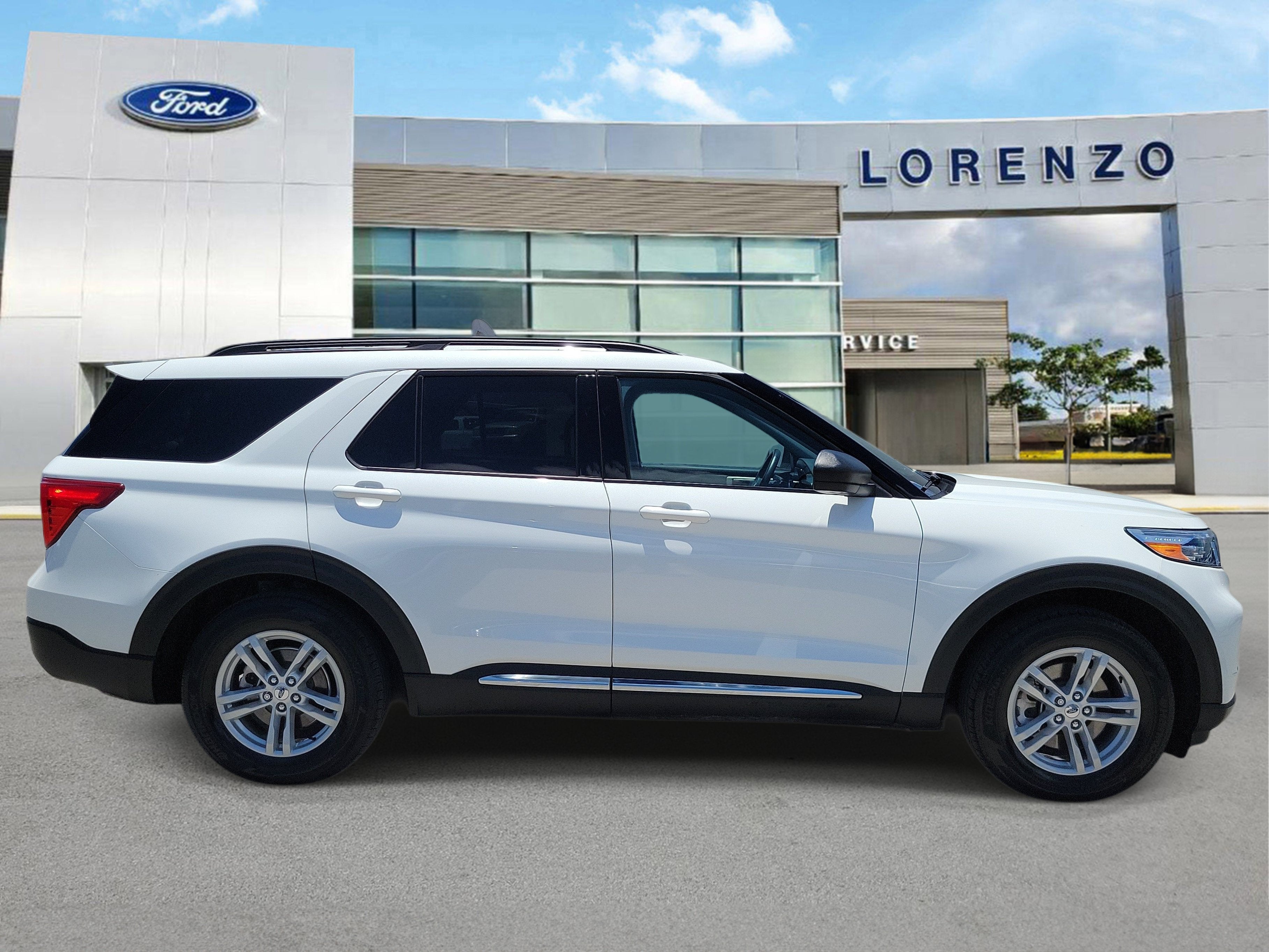 2023 Ford Explorer XLT