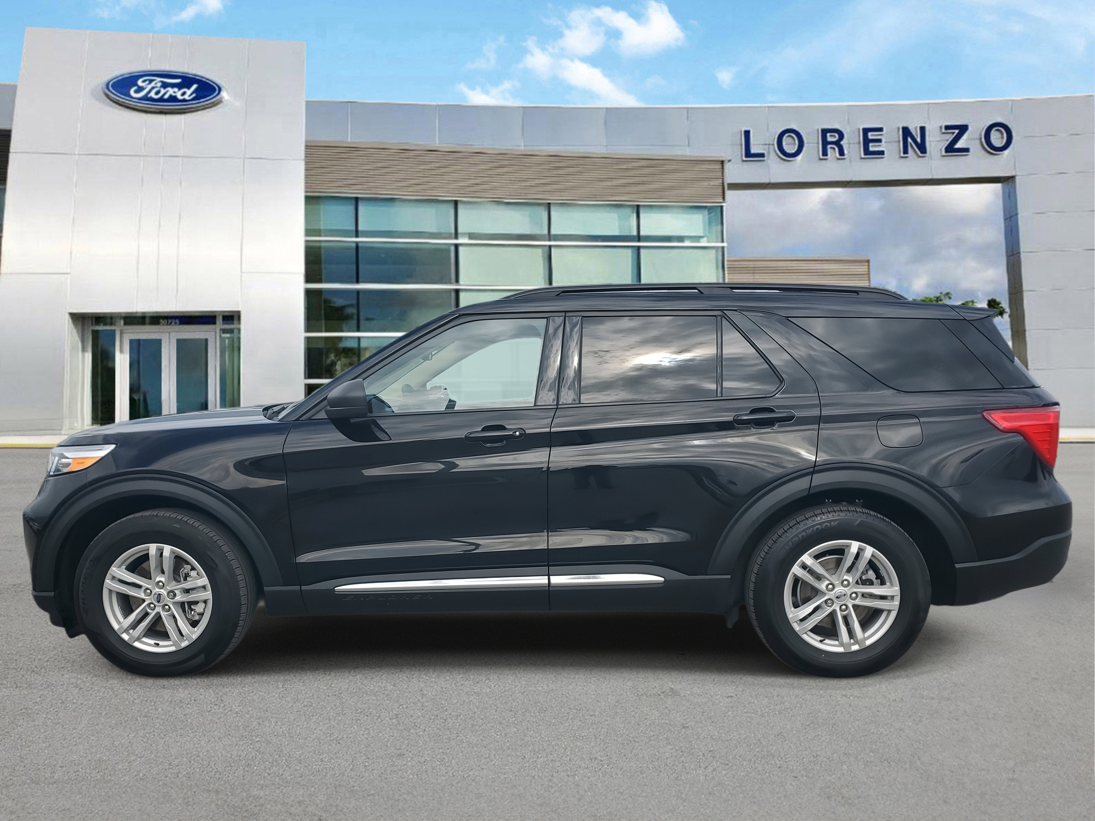 2024 Ford Explorer XLT