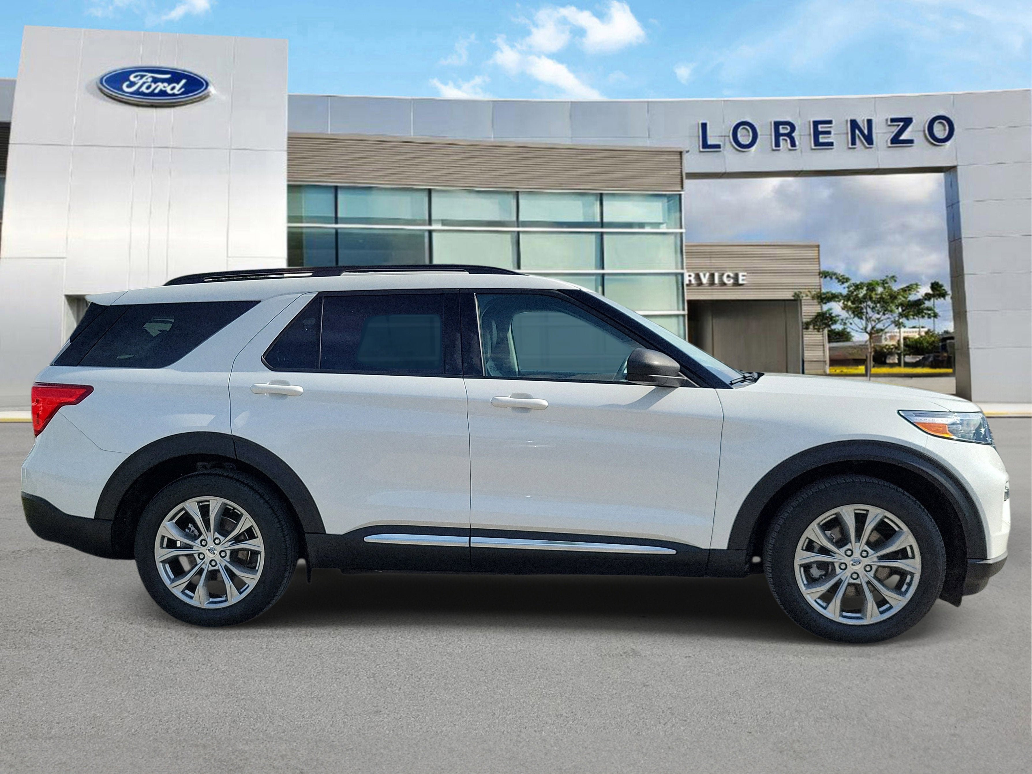 2023 Ford Explorer XLT