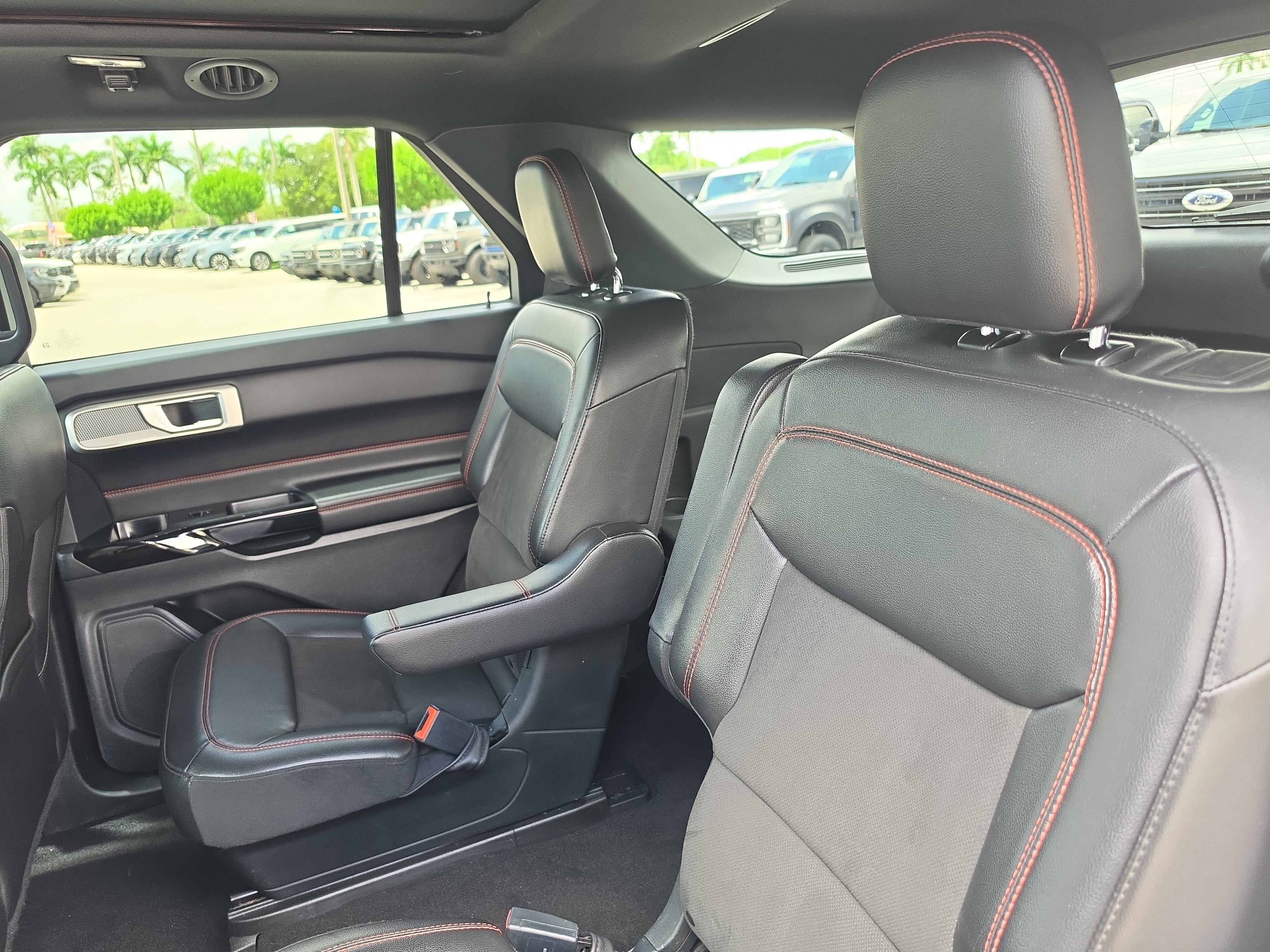 2022 Ford Explorer ST-Line