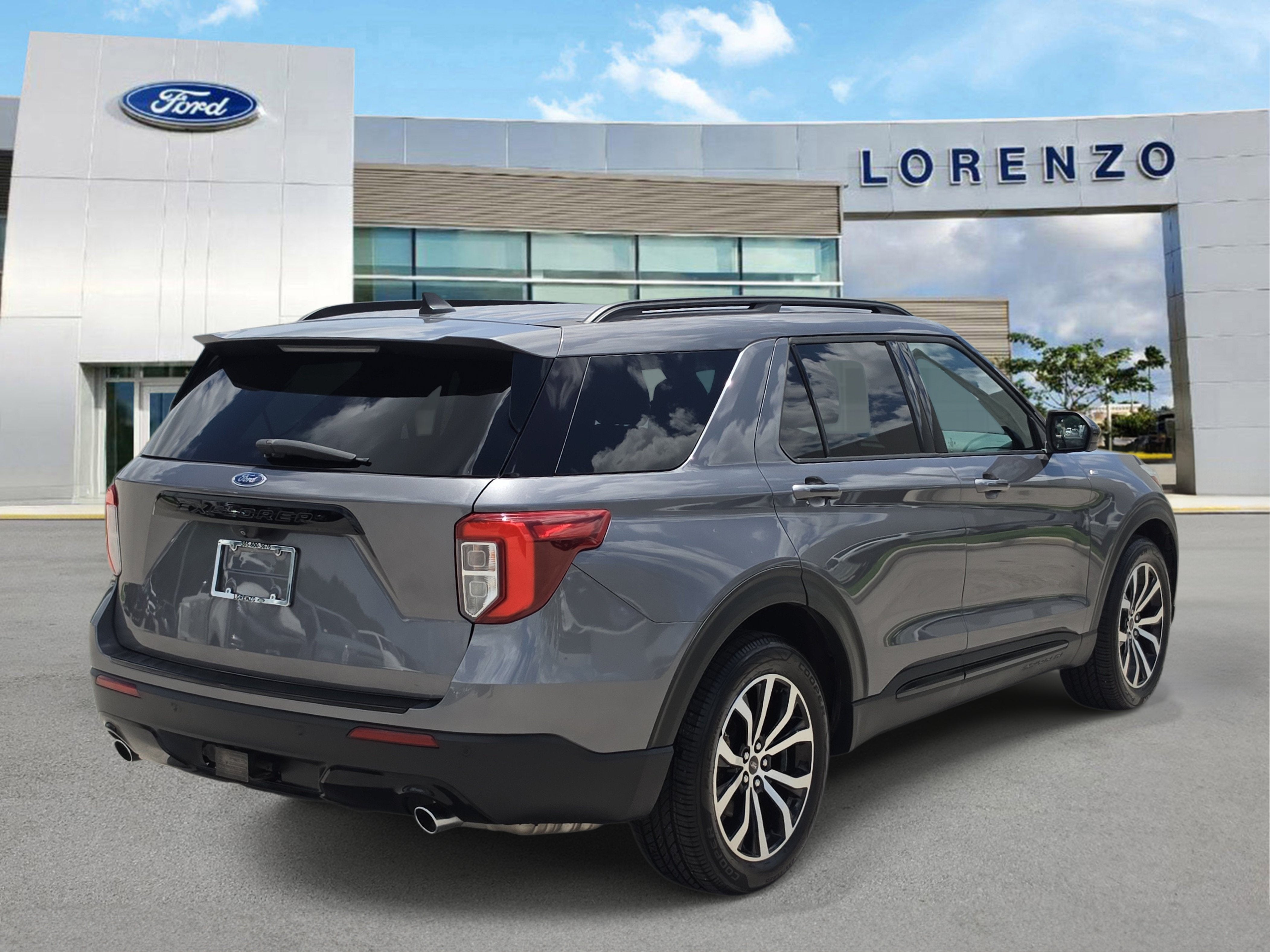 2022 Ford Explorer ST-Line
