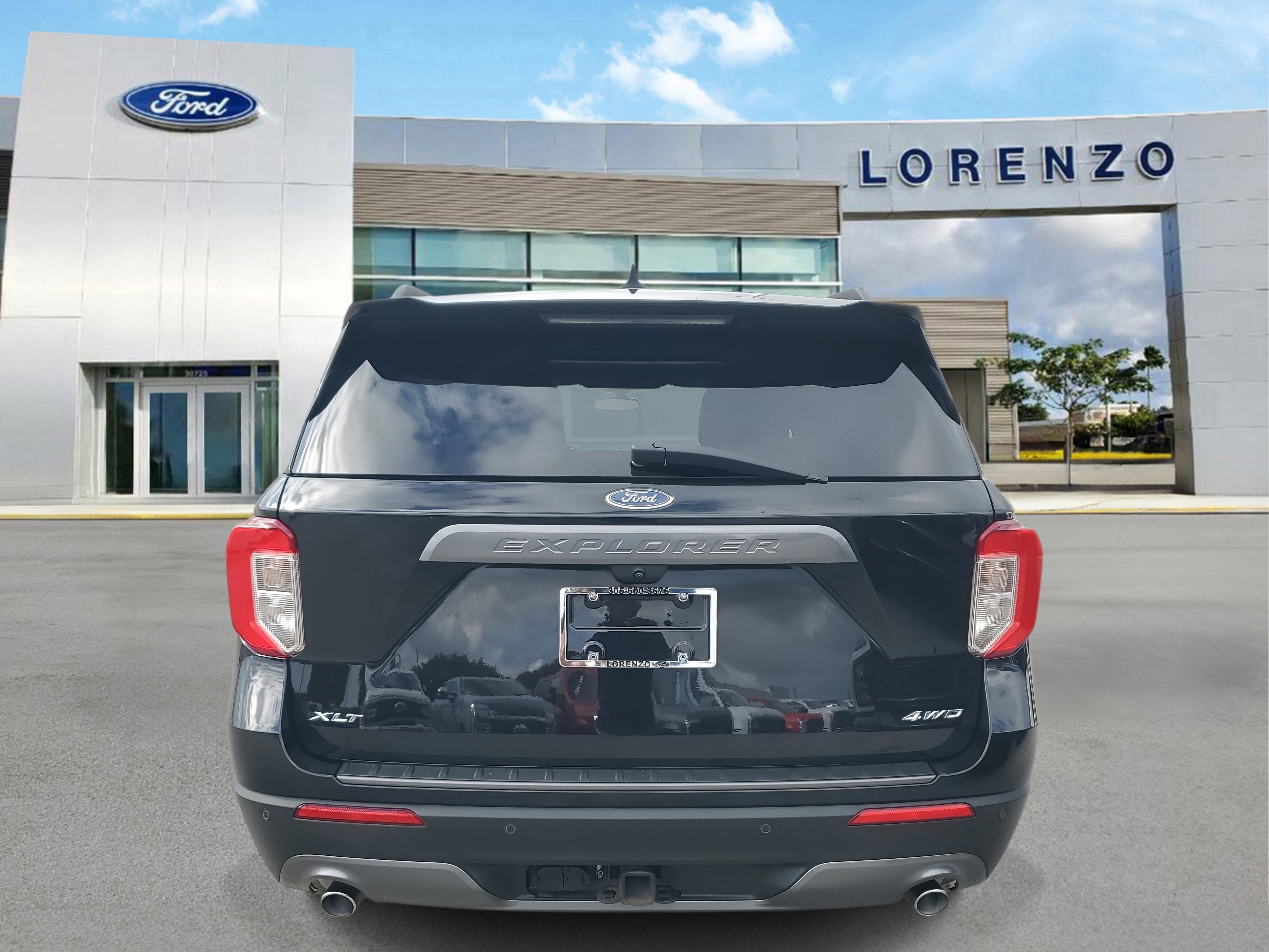 2023 Ford Explorer XLT 4WD