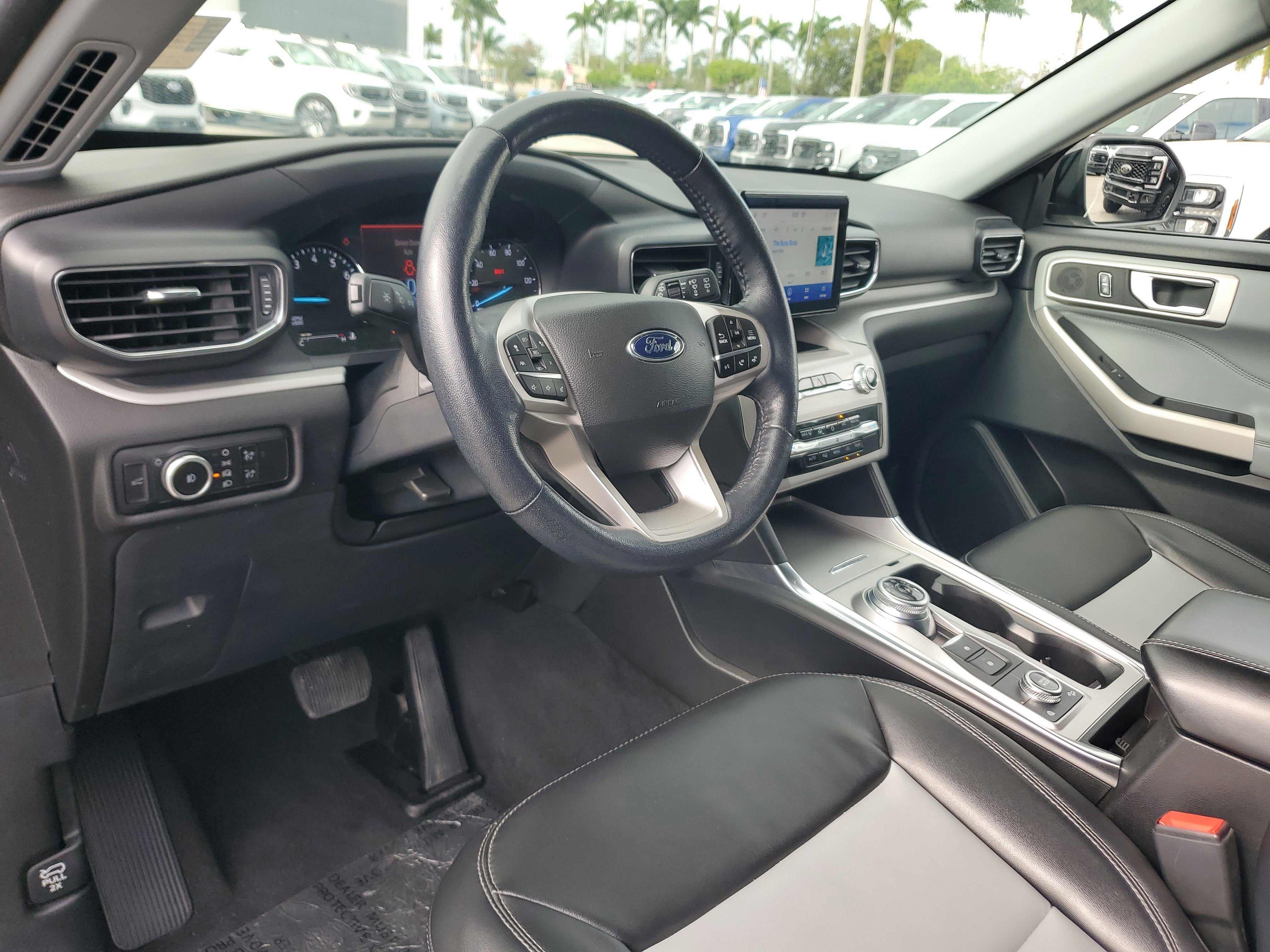 2023 Ford Explorer XLT 4WD