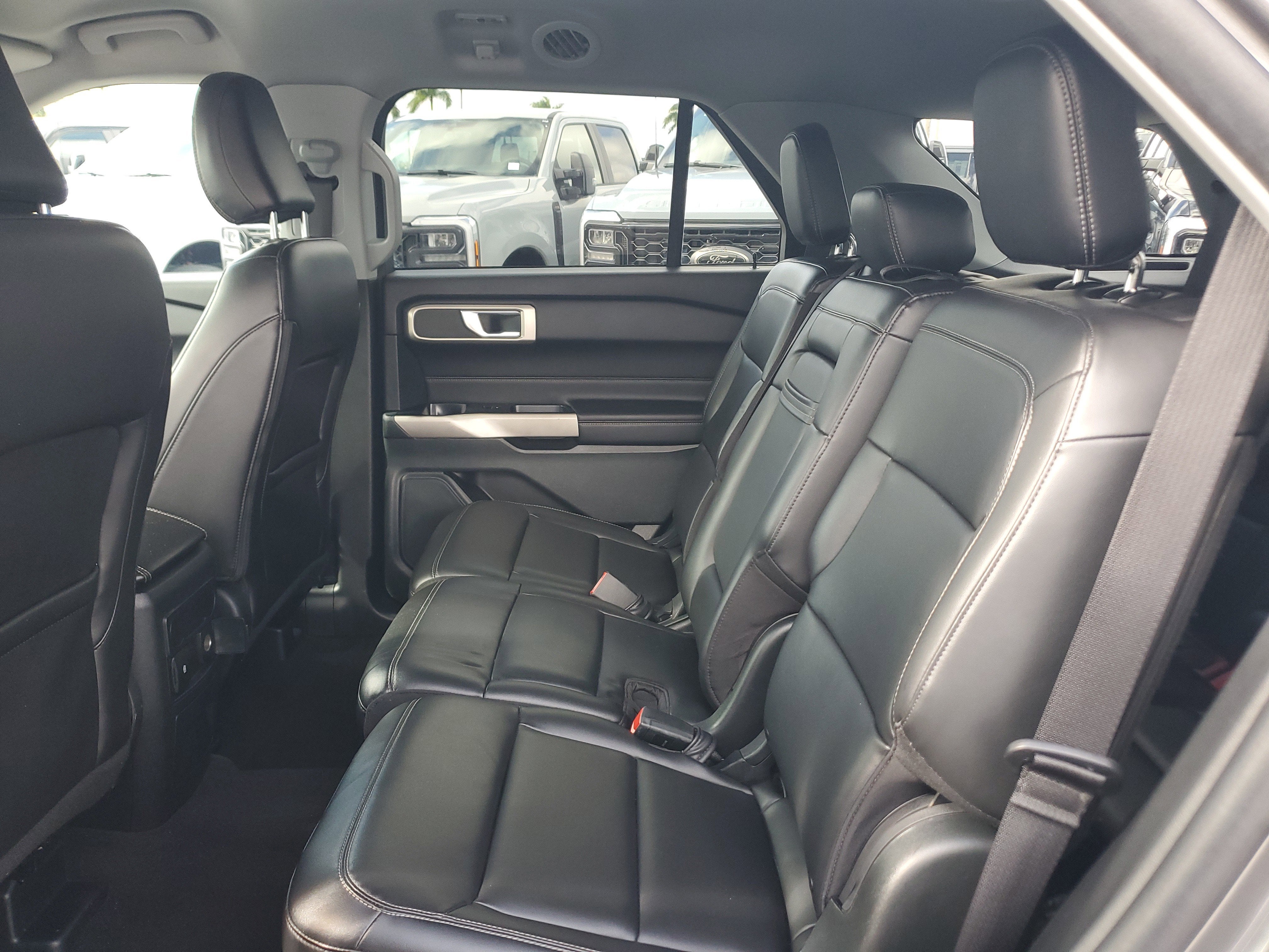 2023 Ford Explorer XLT 4WD