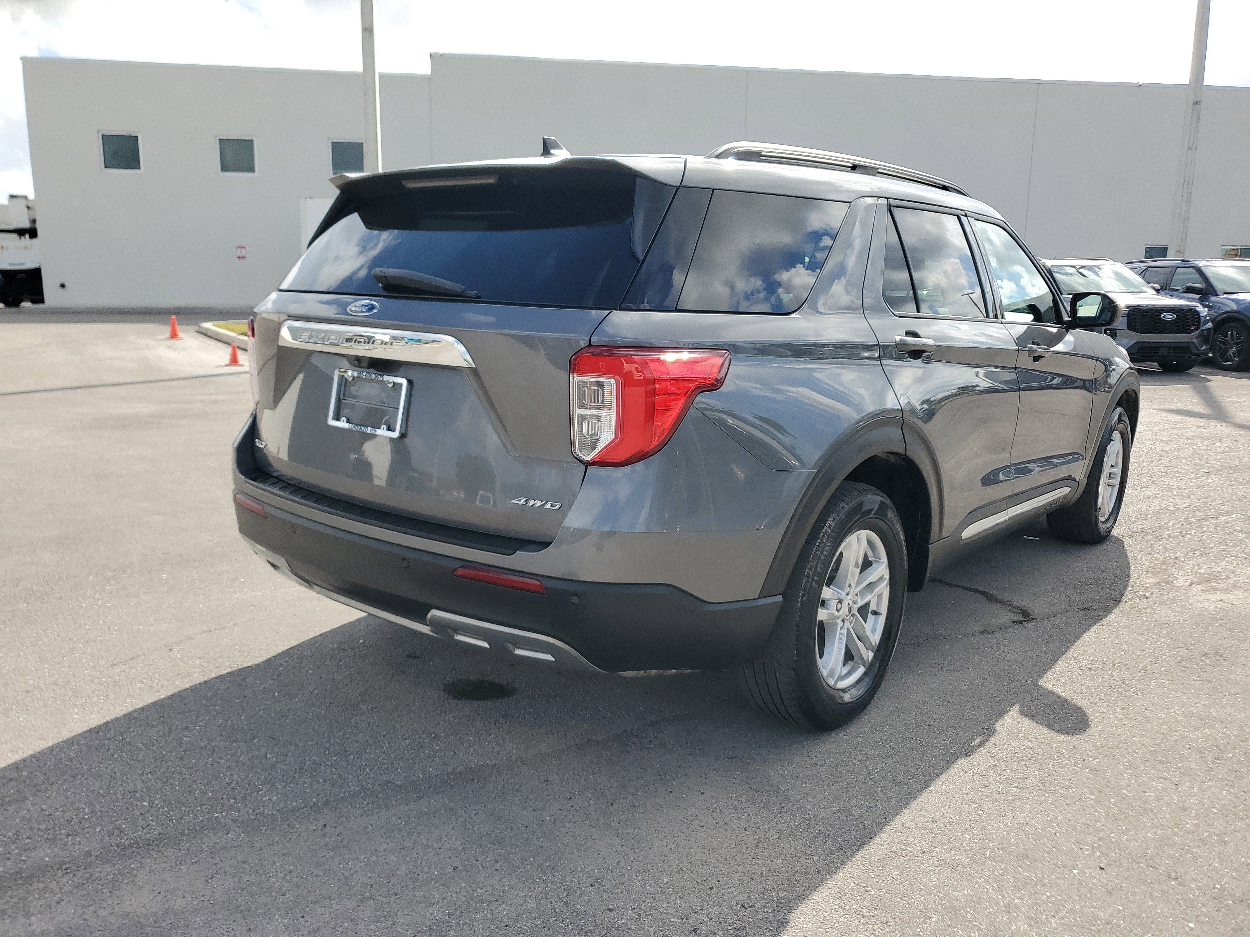 2023 Ford Explorer XLT 4WD