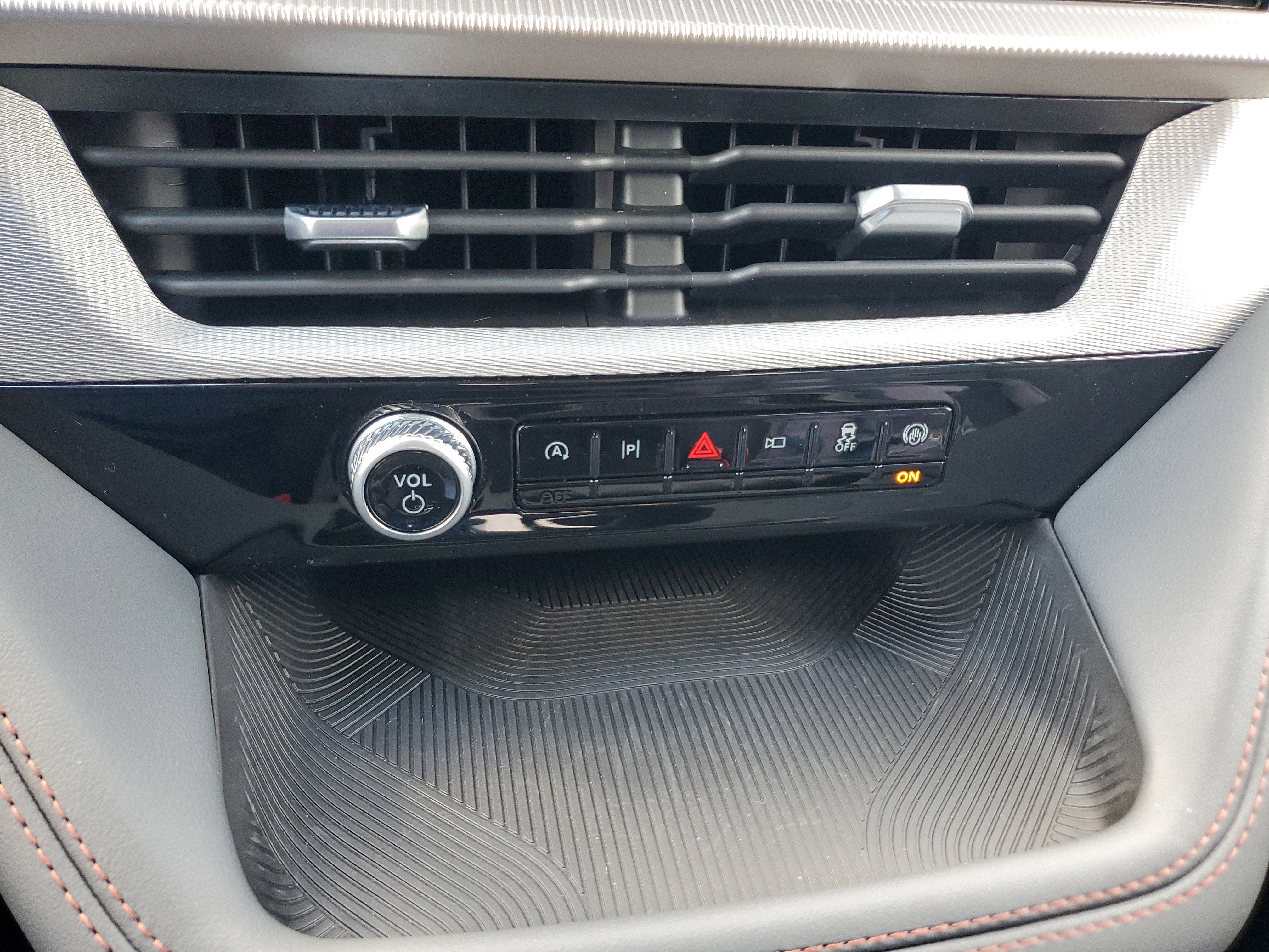 2026 Ford Explorer Active w/100A Pkg