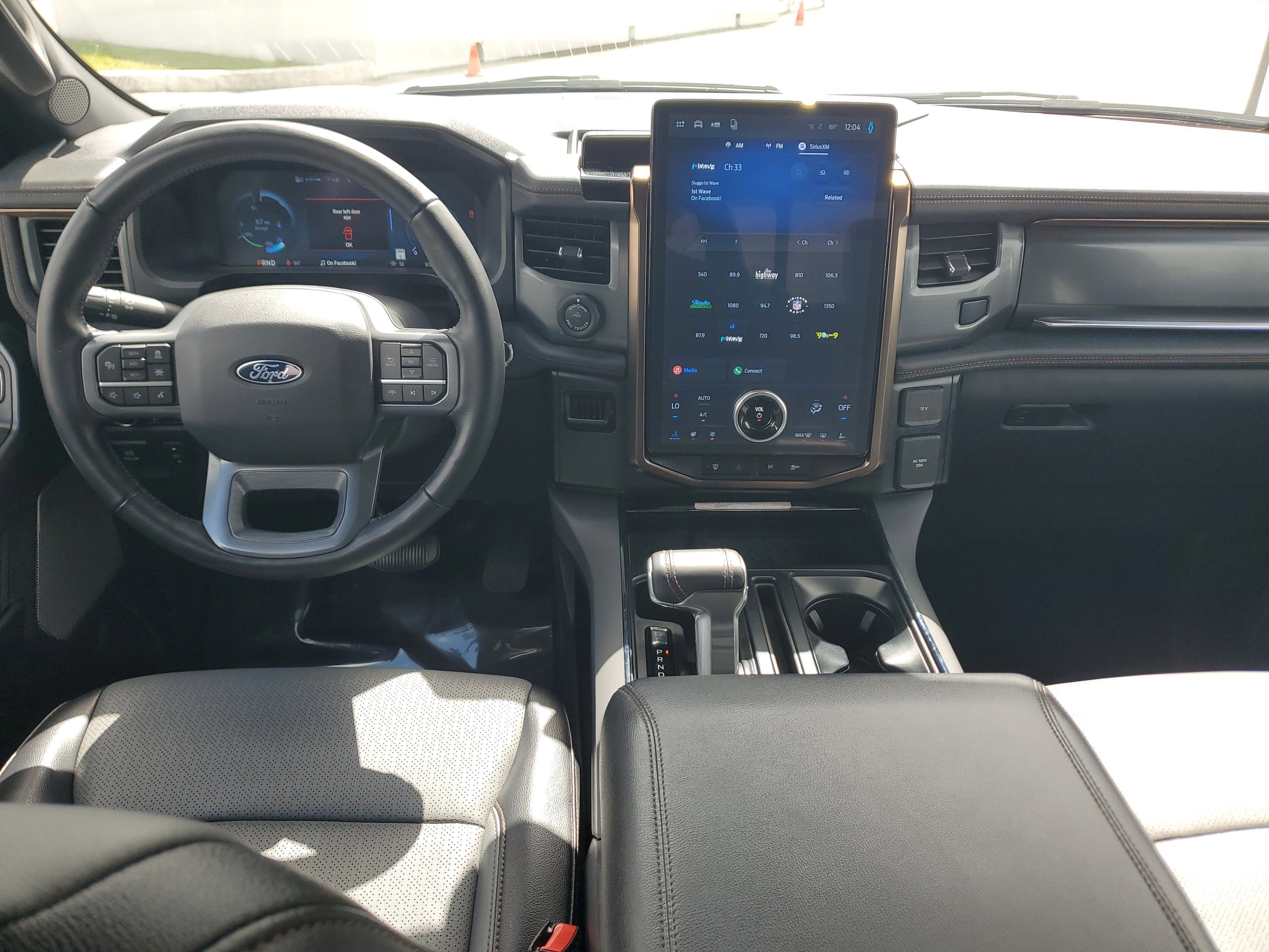 2024 Ford F-150 Lightning LARIAT 4WD