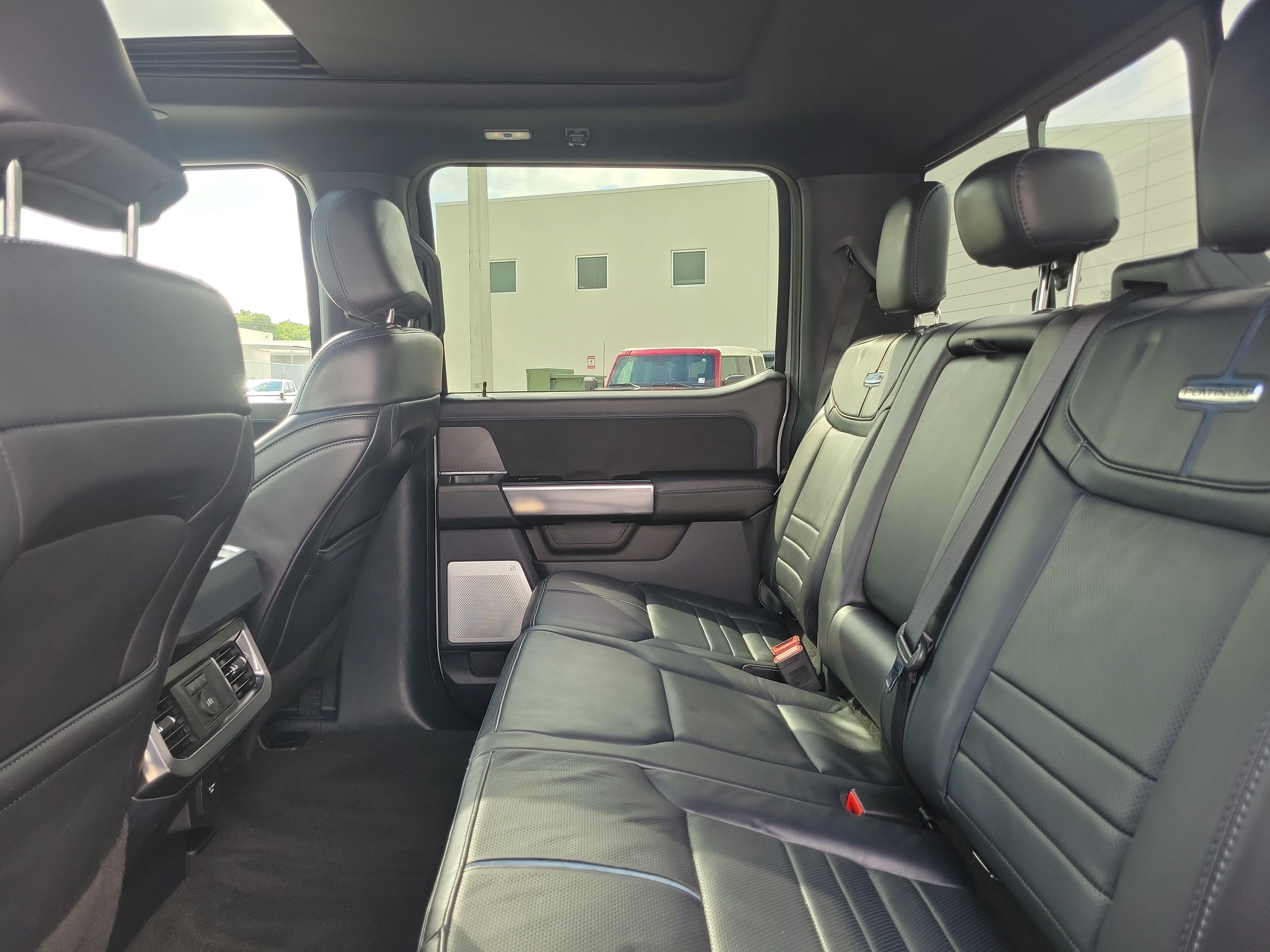 2025 Ford Super Duty F-250 SRW Platinum