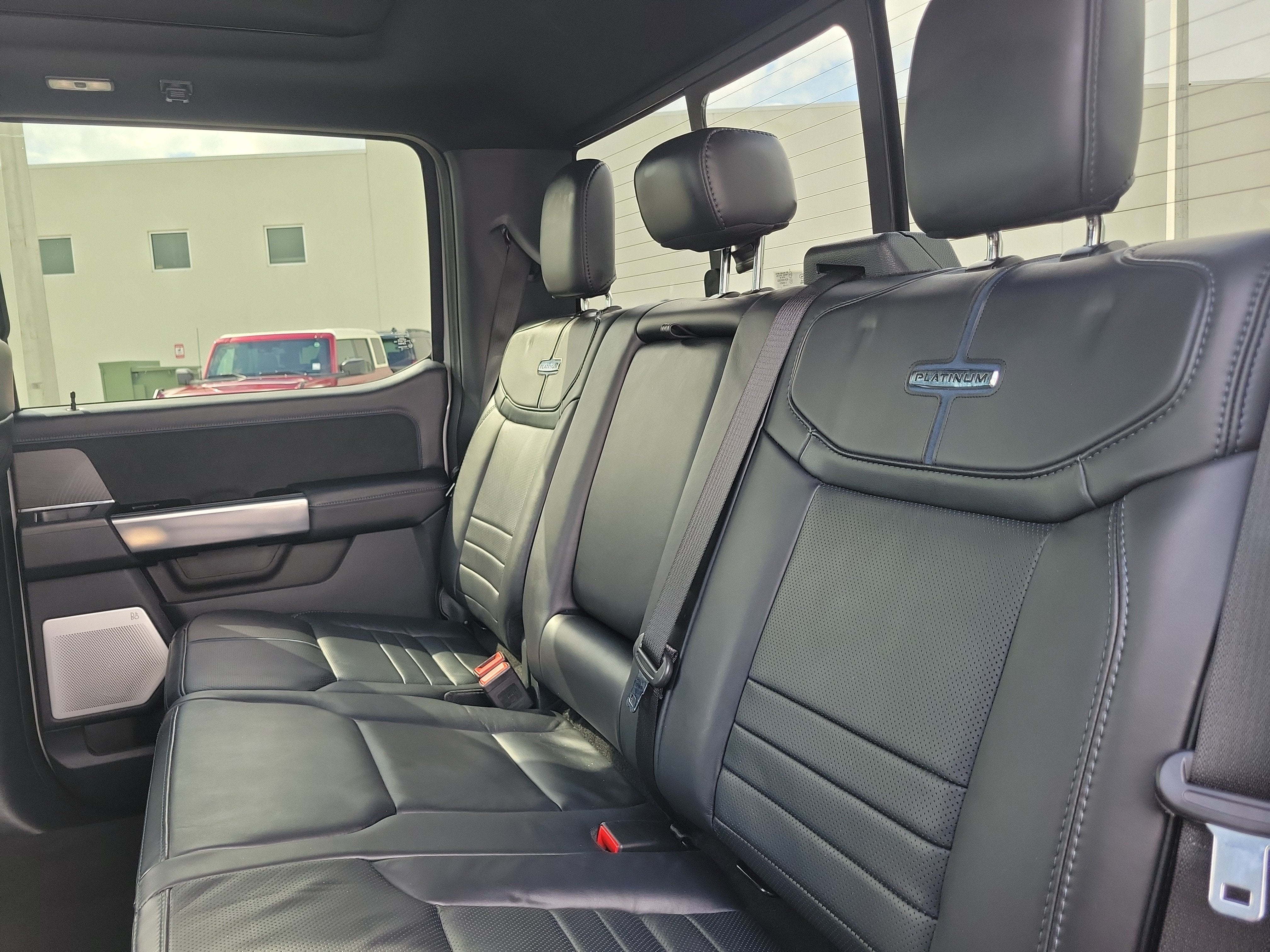 2025 Ford Super Duty F-250 SRW Platinum