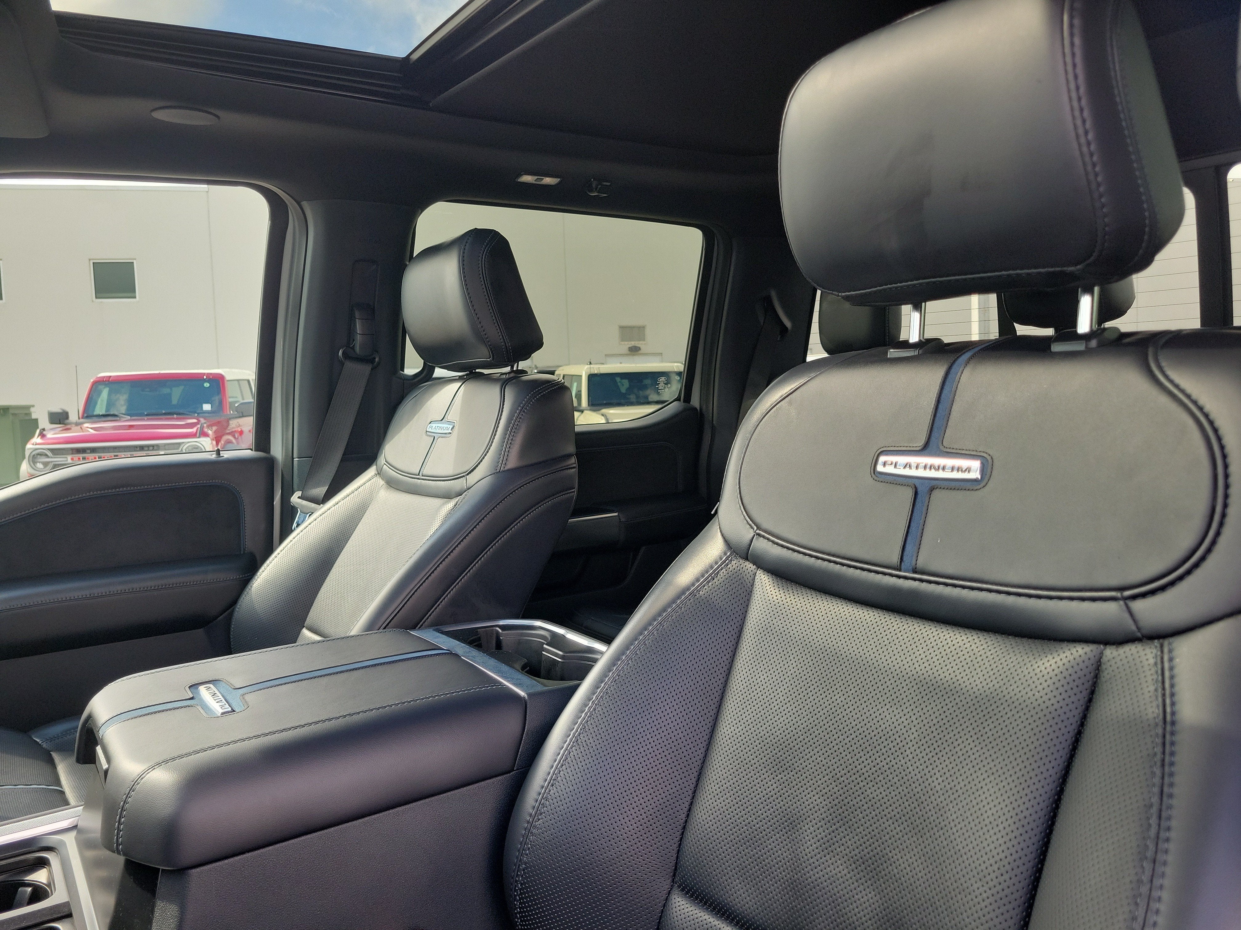 2025 Ford Super Duty F-250 SRW Platinum