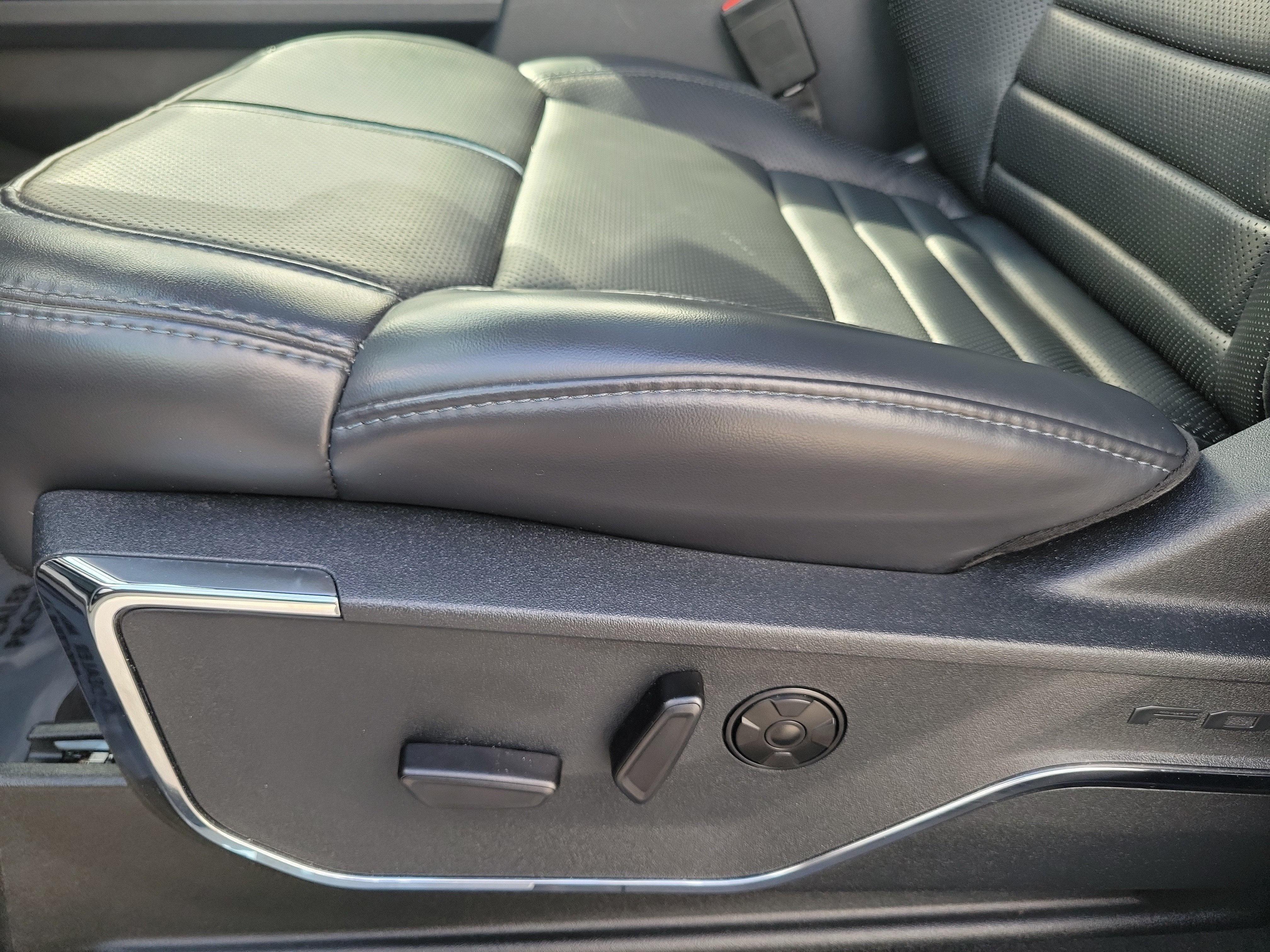 2025 Ford Super Duty F-250 SRW Platinum