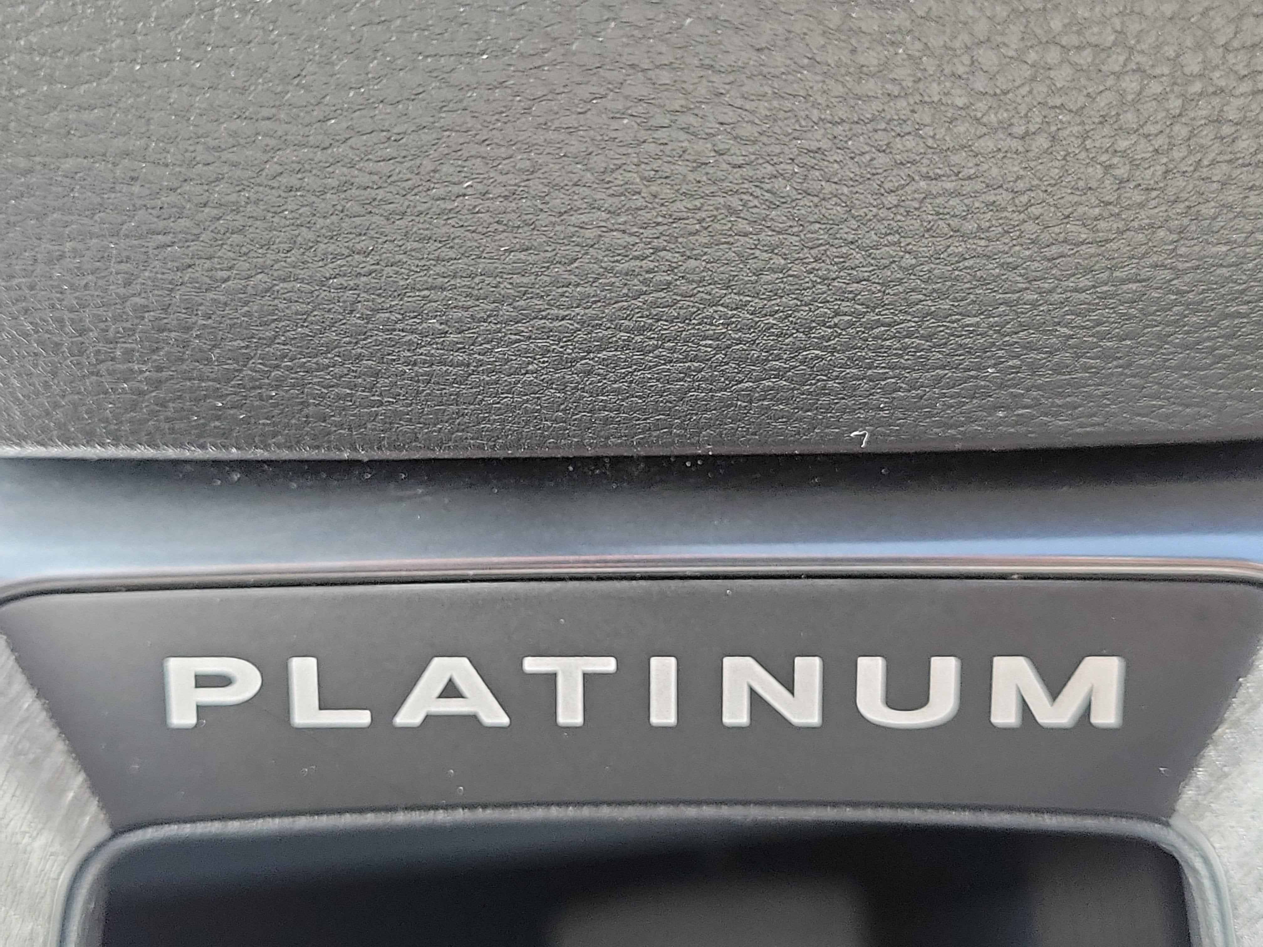 2025 Ford Super Duty F-250 SRW Platinum