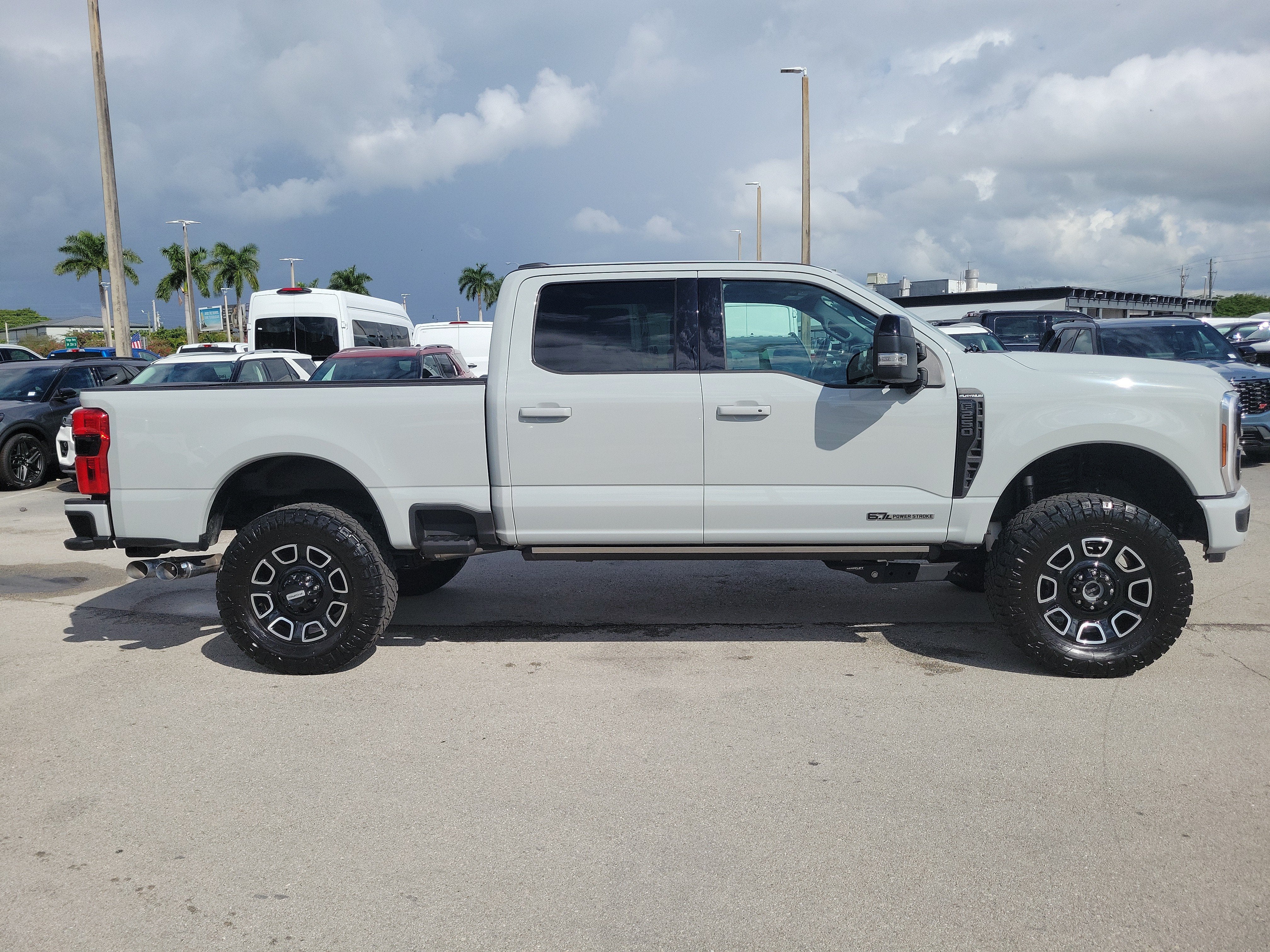 2025 Ford Super Duty F-250 SRW Platinum