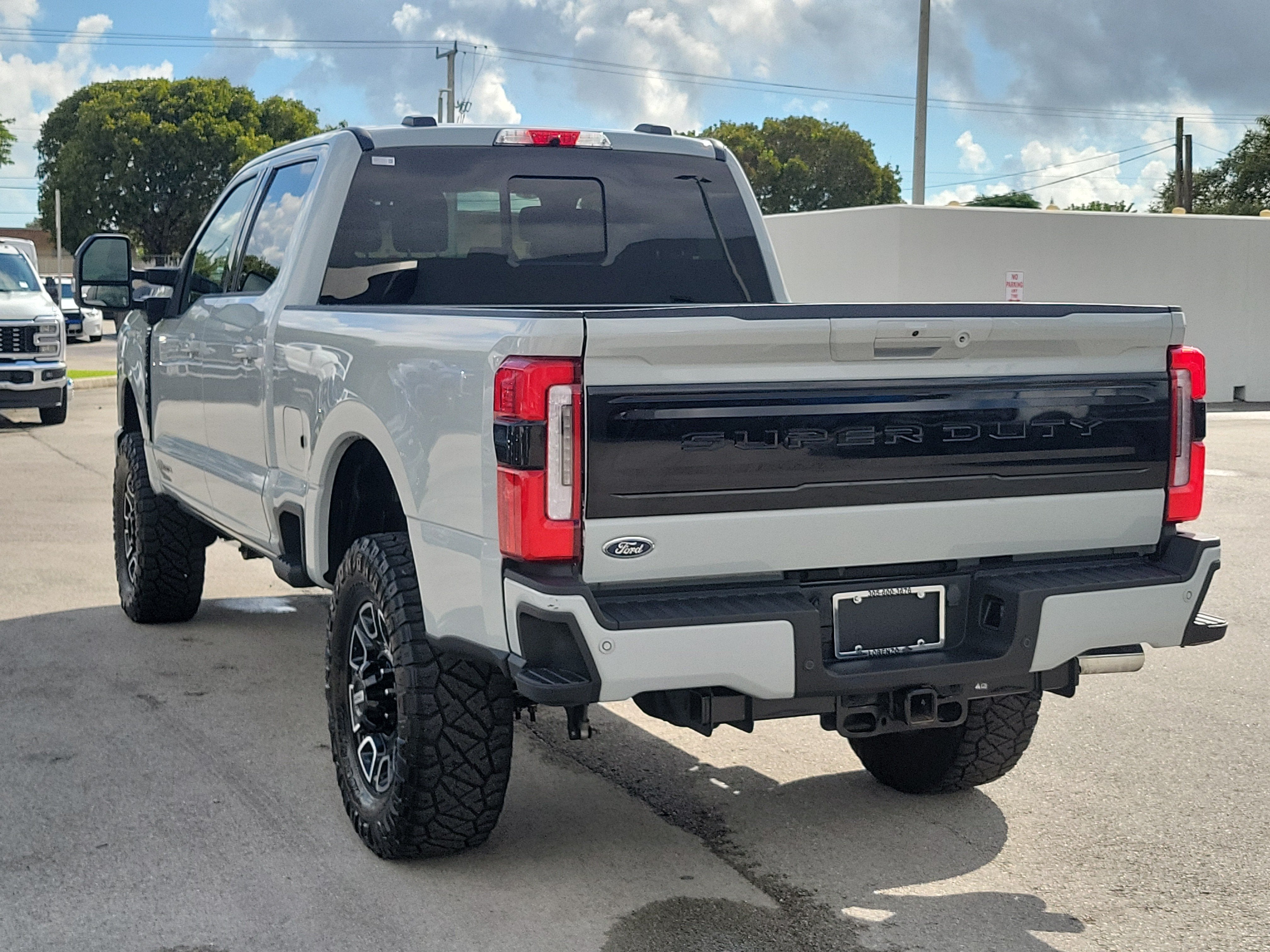 2025 Ford Super Duty F-250 SRW Platinum