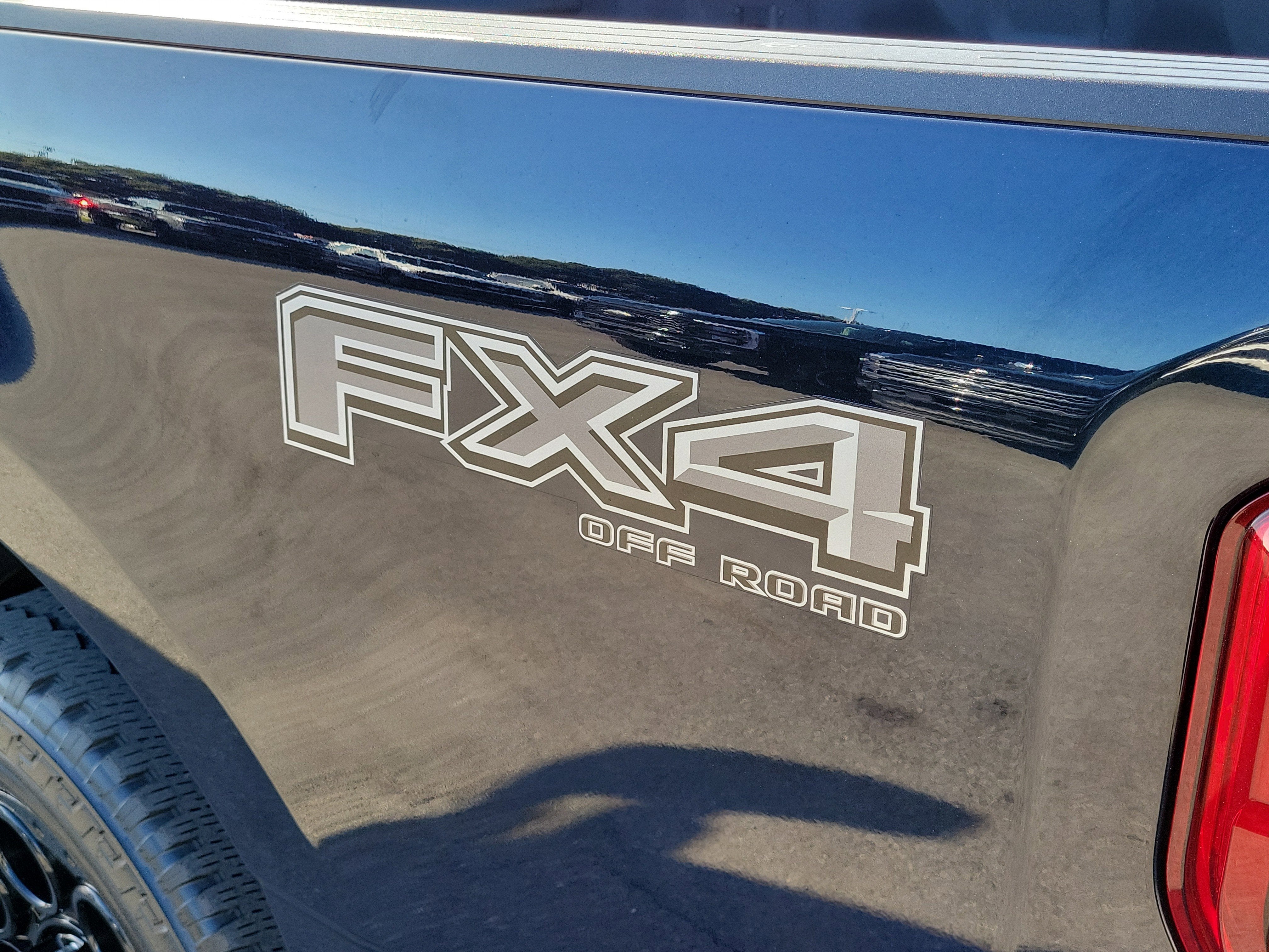 2024 Ford Super Duty F-250 SRW LARIAT 4WD Diesel