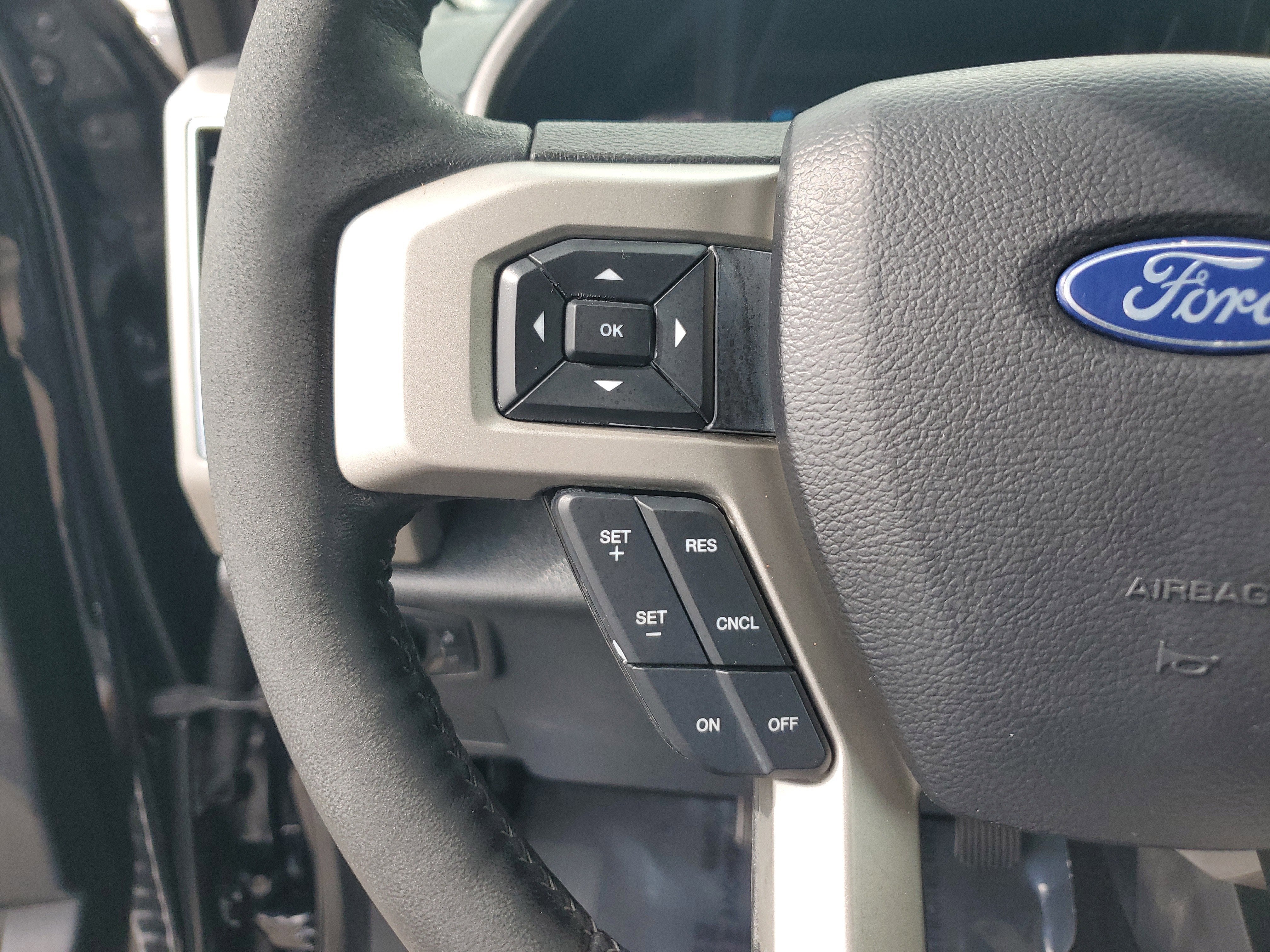 2019 Ford Super Duty F-350 SRW LARIAT 4WD Diesel