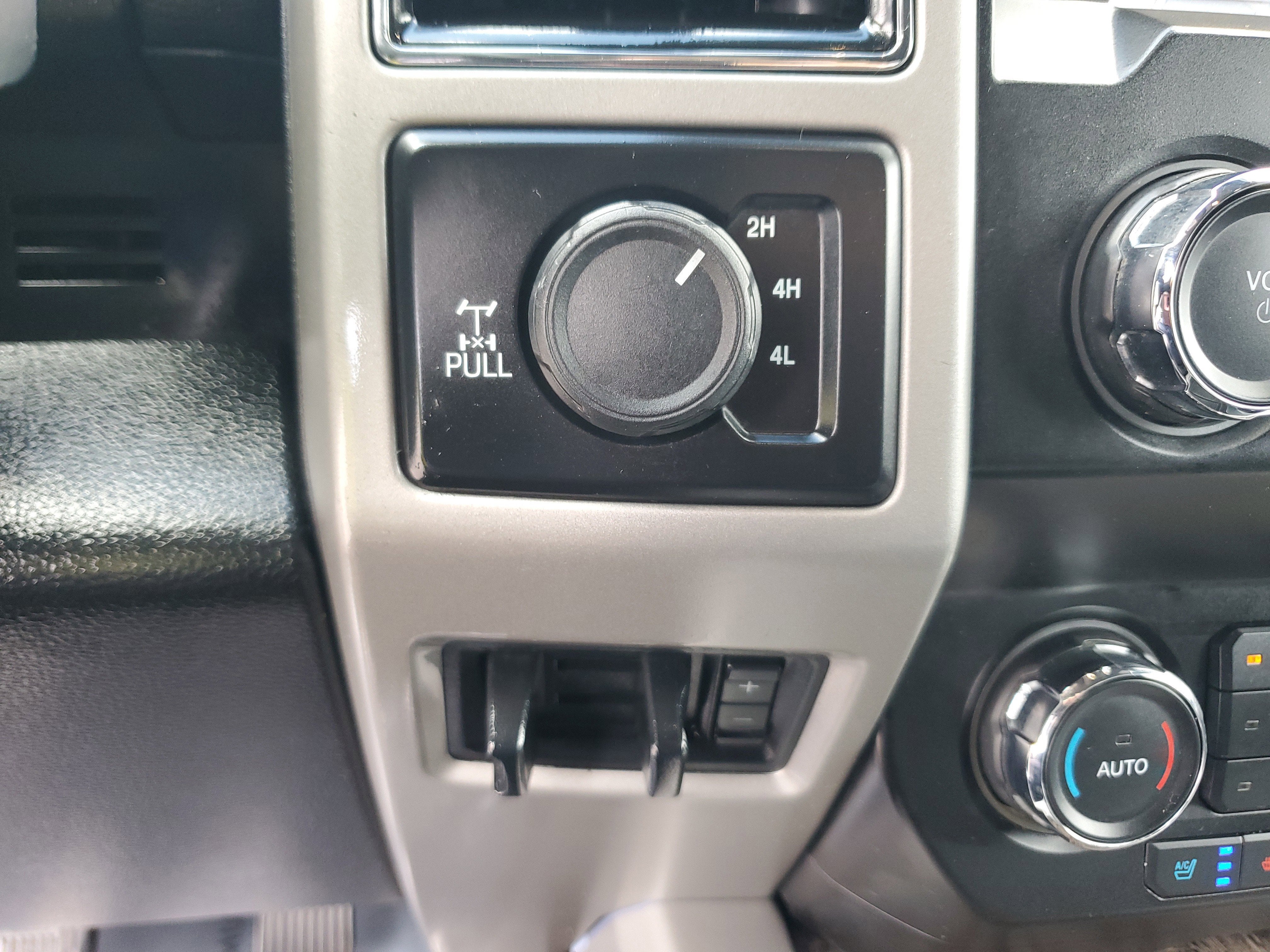 2019 Ford Super Duty F-350 SRW LARIAT 4WD Diesel