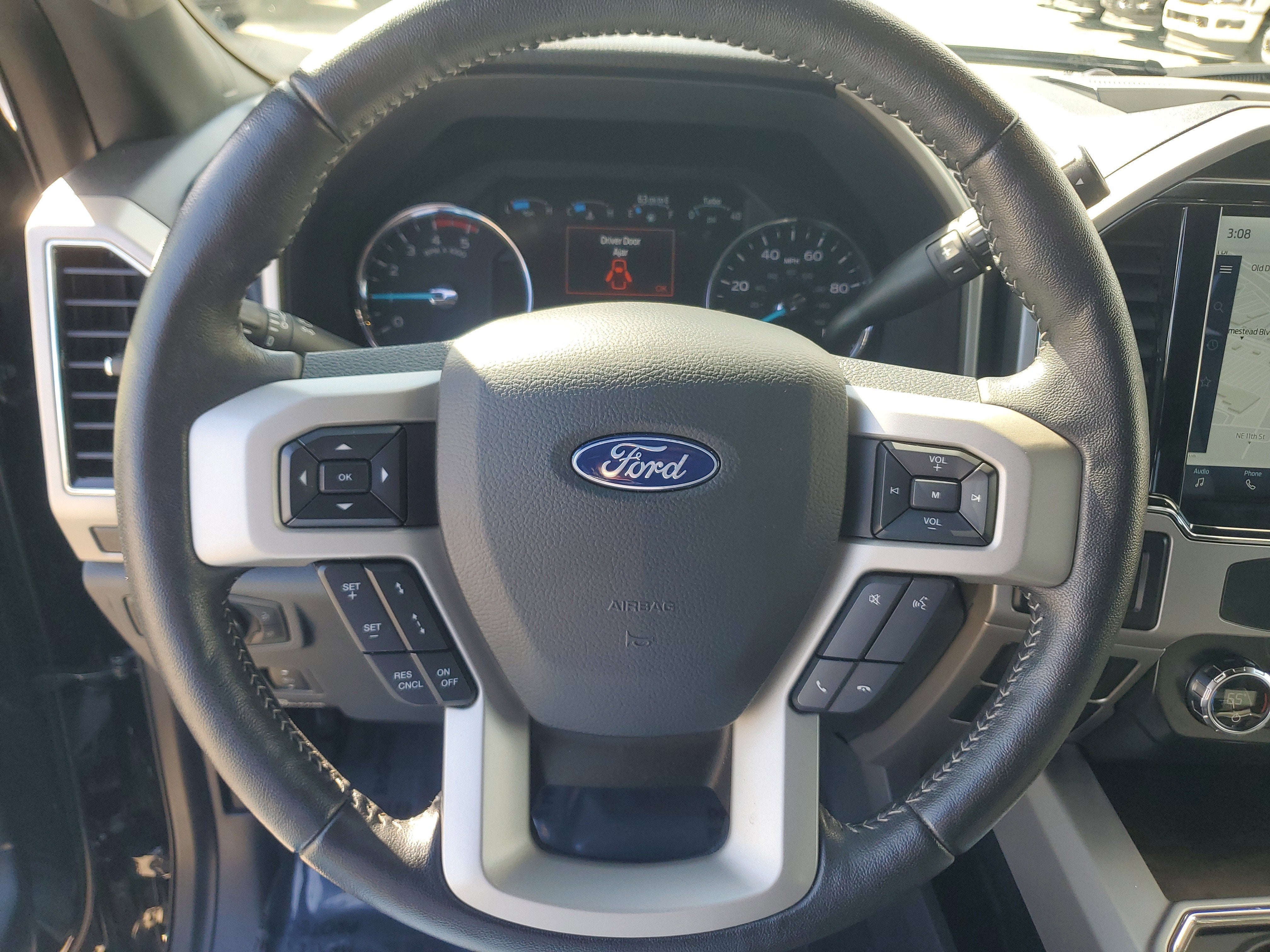 2022 Ford Super Duty F-350 SRW LARIAT 4WD Diesel