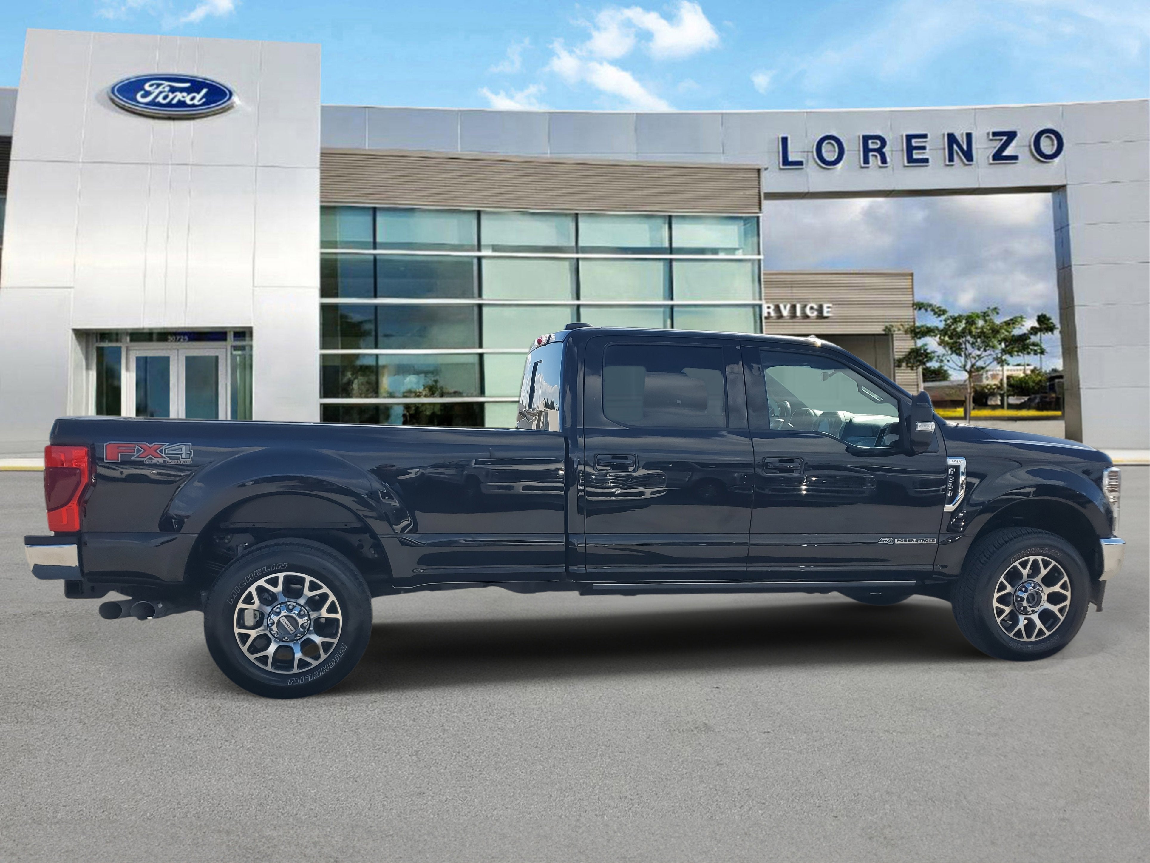 2022 Ford Super Duty F-350 SRW LARIAT 4WD Diesel