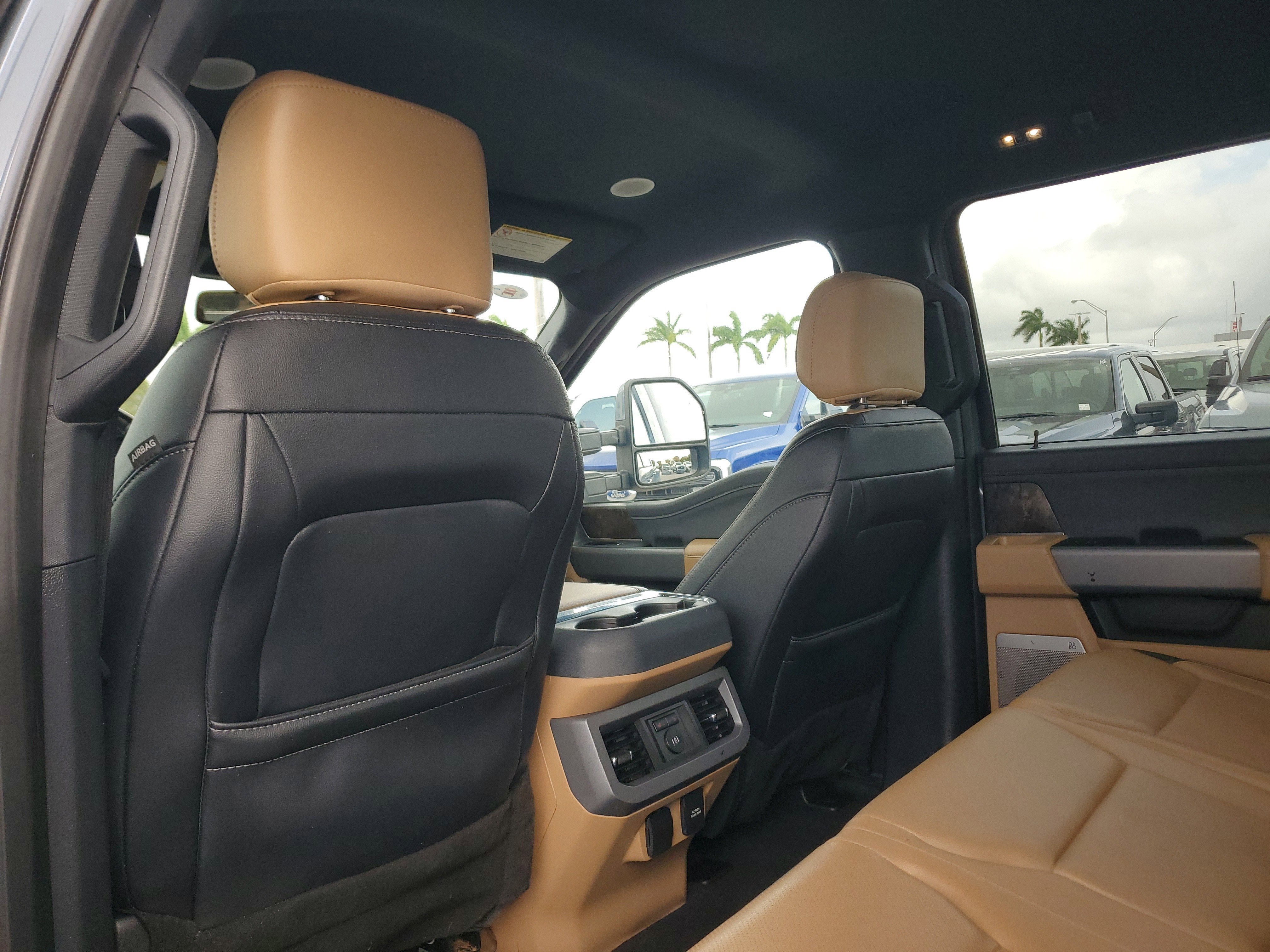 2023 Ford Super Duty F-350 DRW LARIAT 4WD Diesel