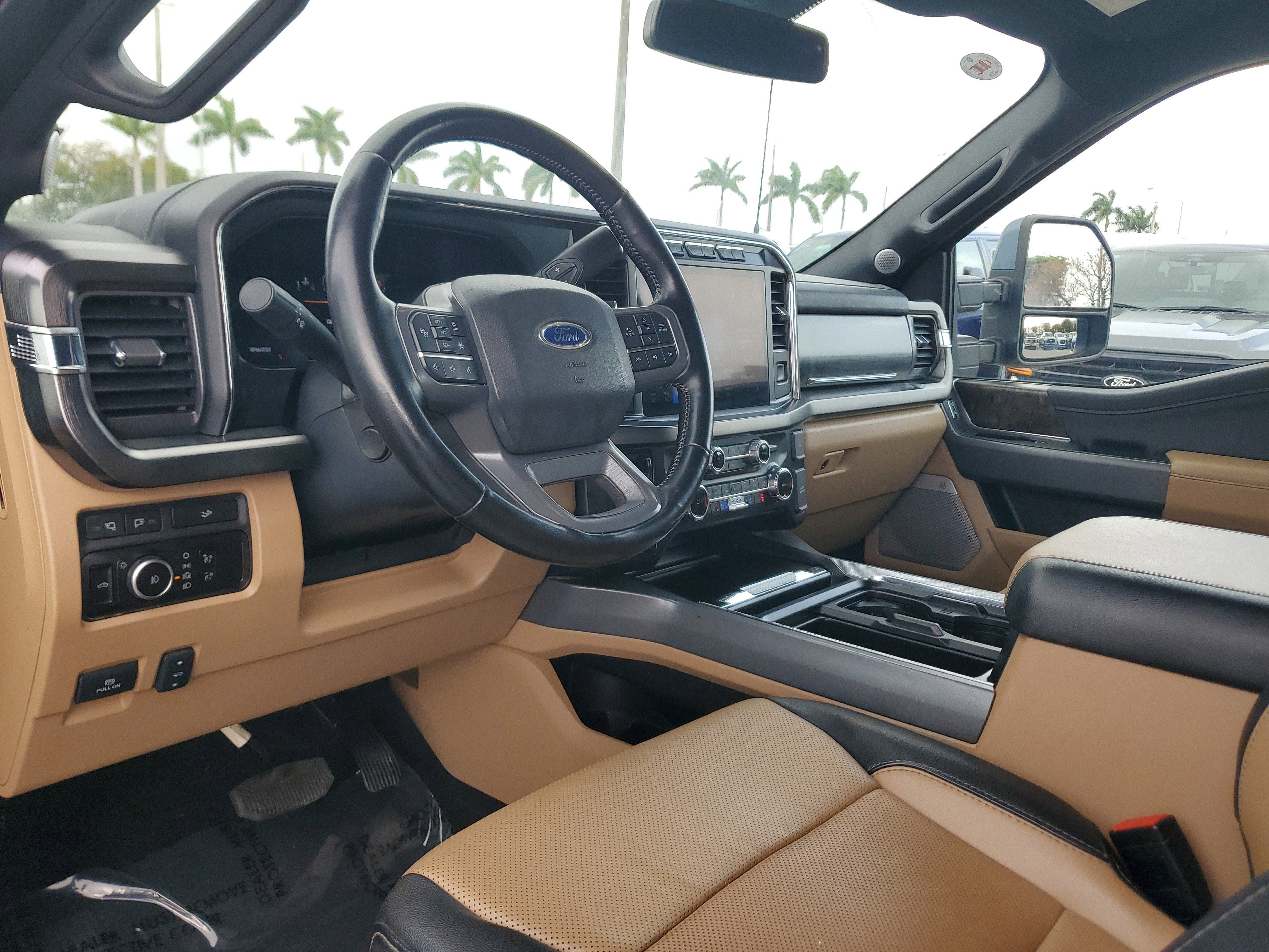 2023 Ford Super Duty F-350 DRW LARIAT 4WD Diesel