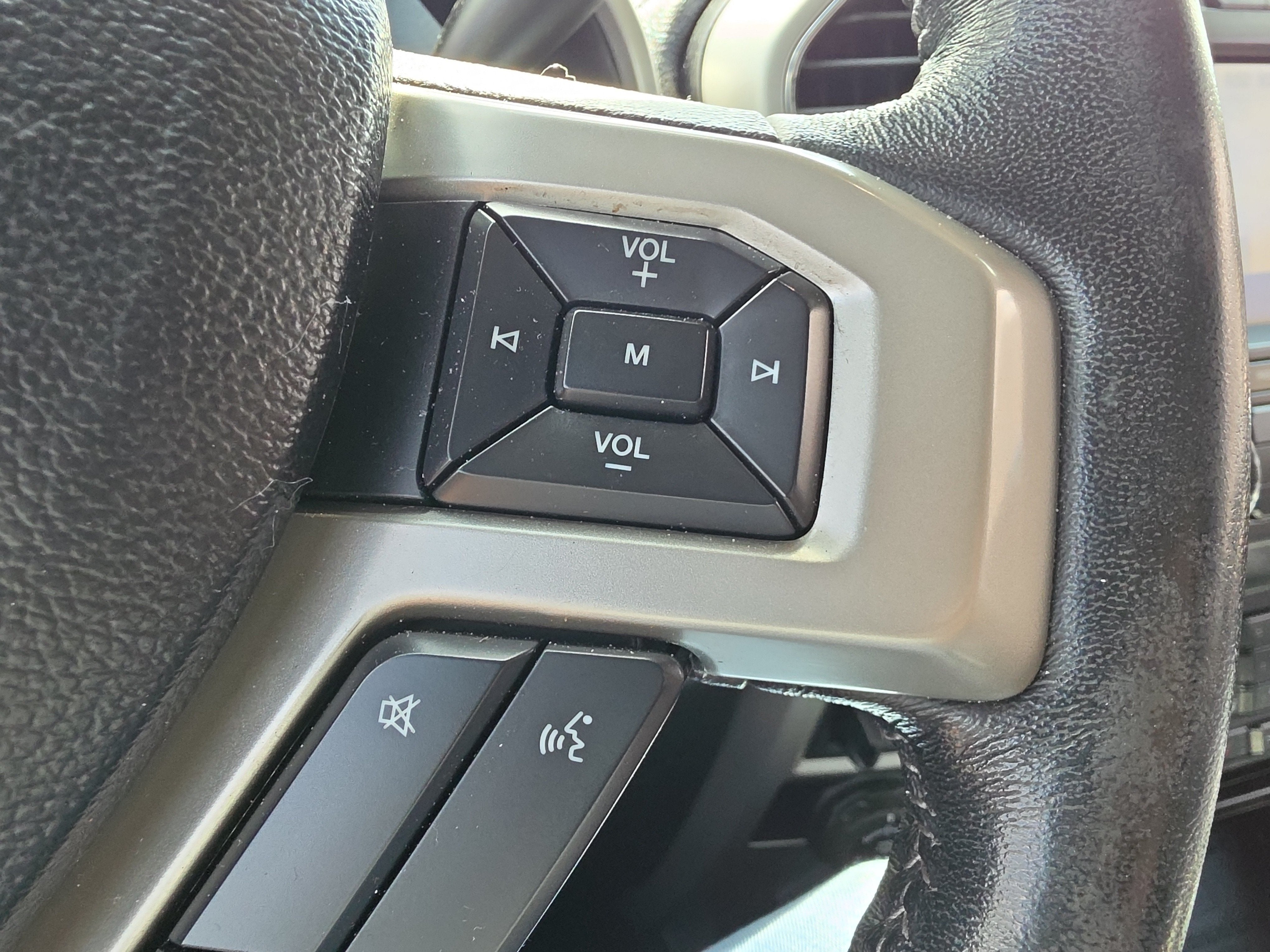 2020 Ford Super Duty F-350 DRW LARIAT 4WD Diesel