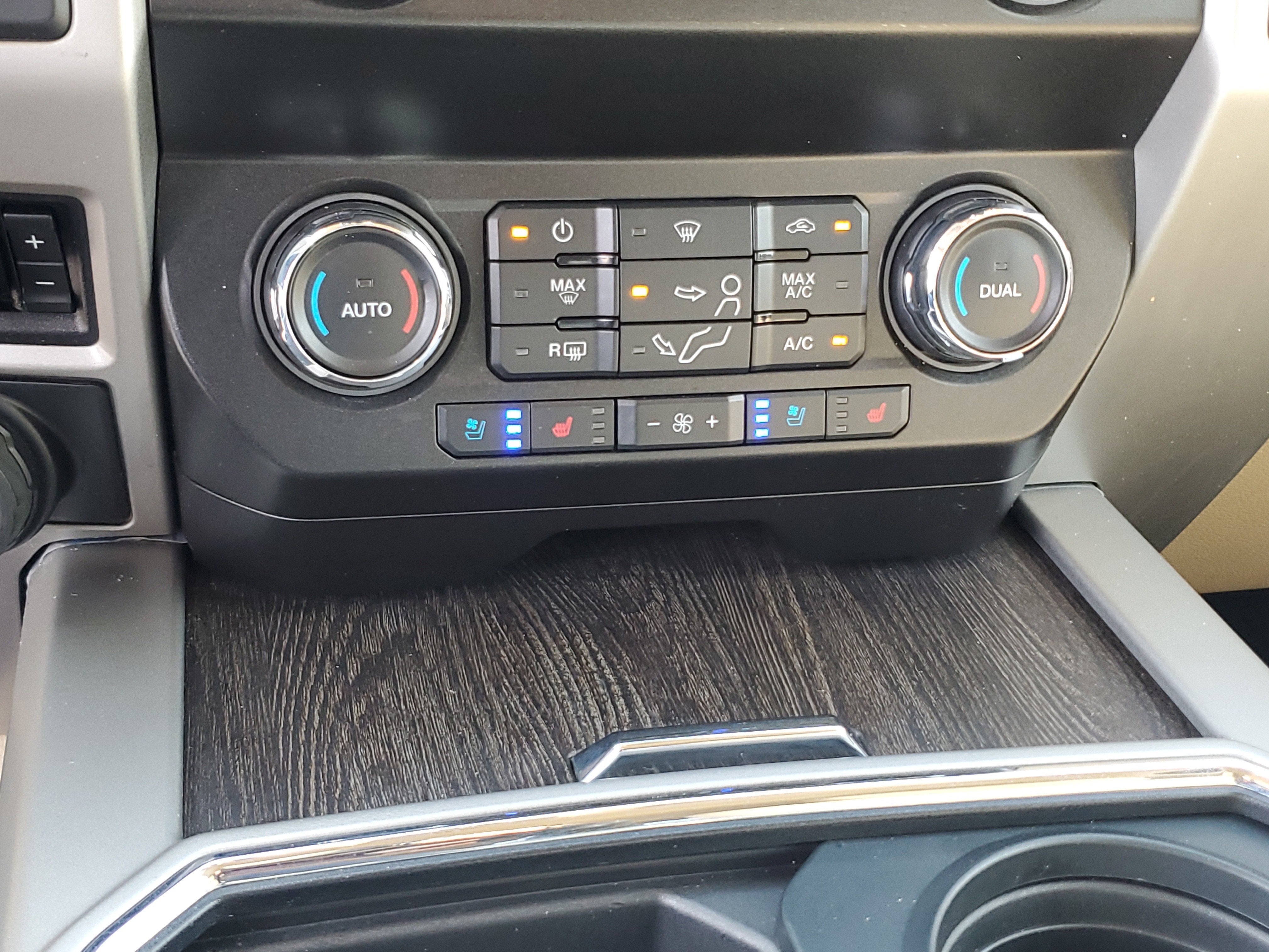 2020 Ford Super Duty F-350 DRW LARIAT 4WD Diesel