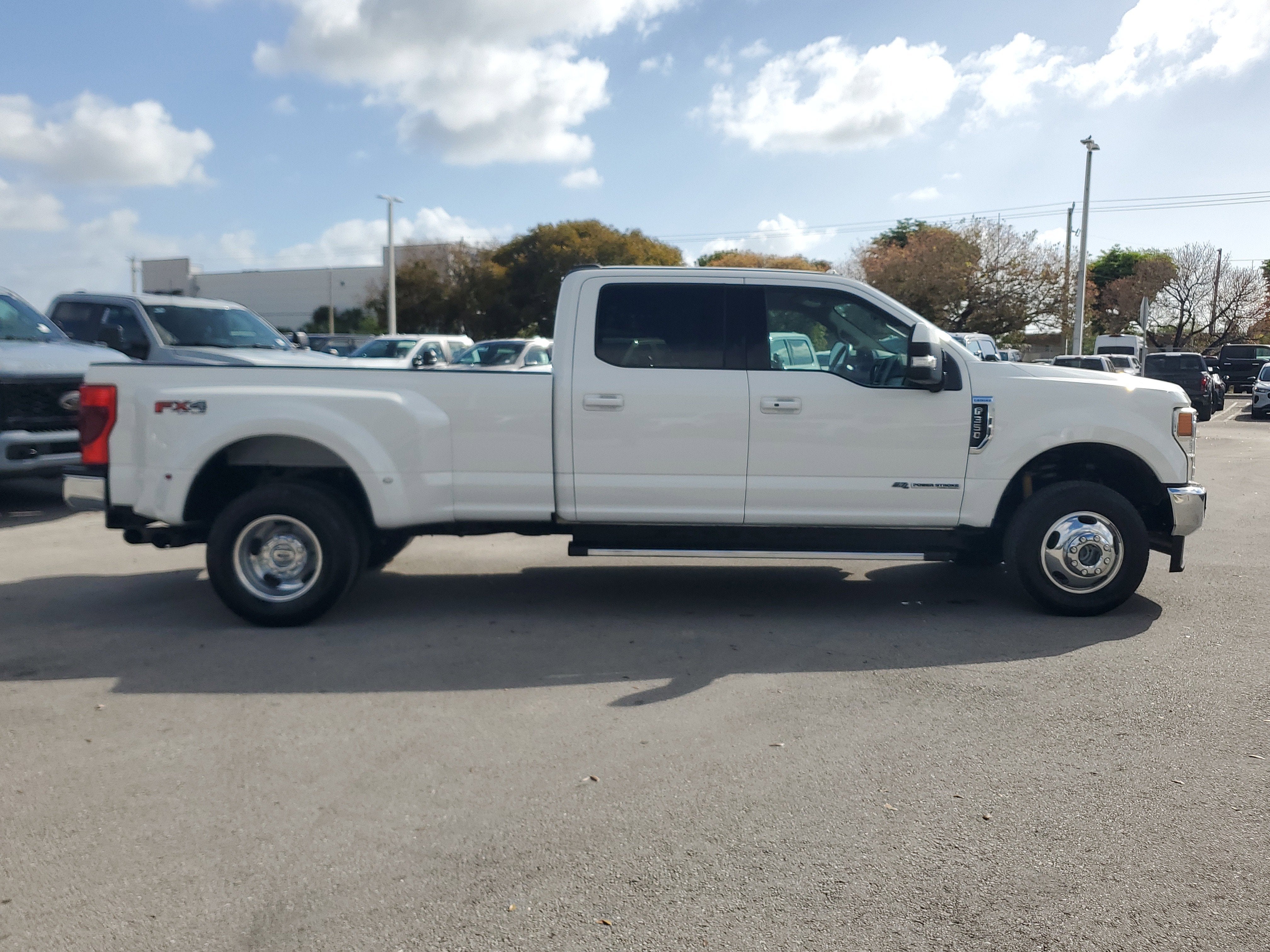 2020 Ford Super Duty F-350 DRW LARIAT 4WD Diesel