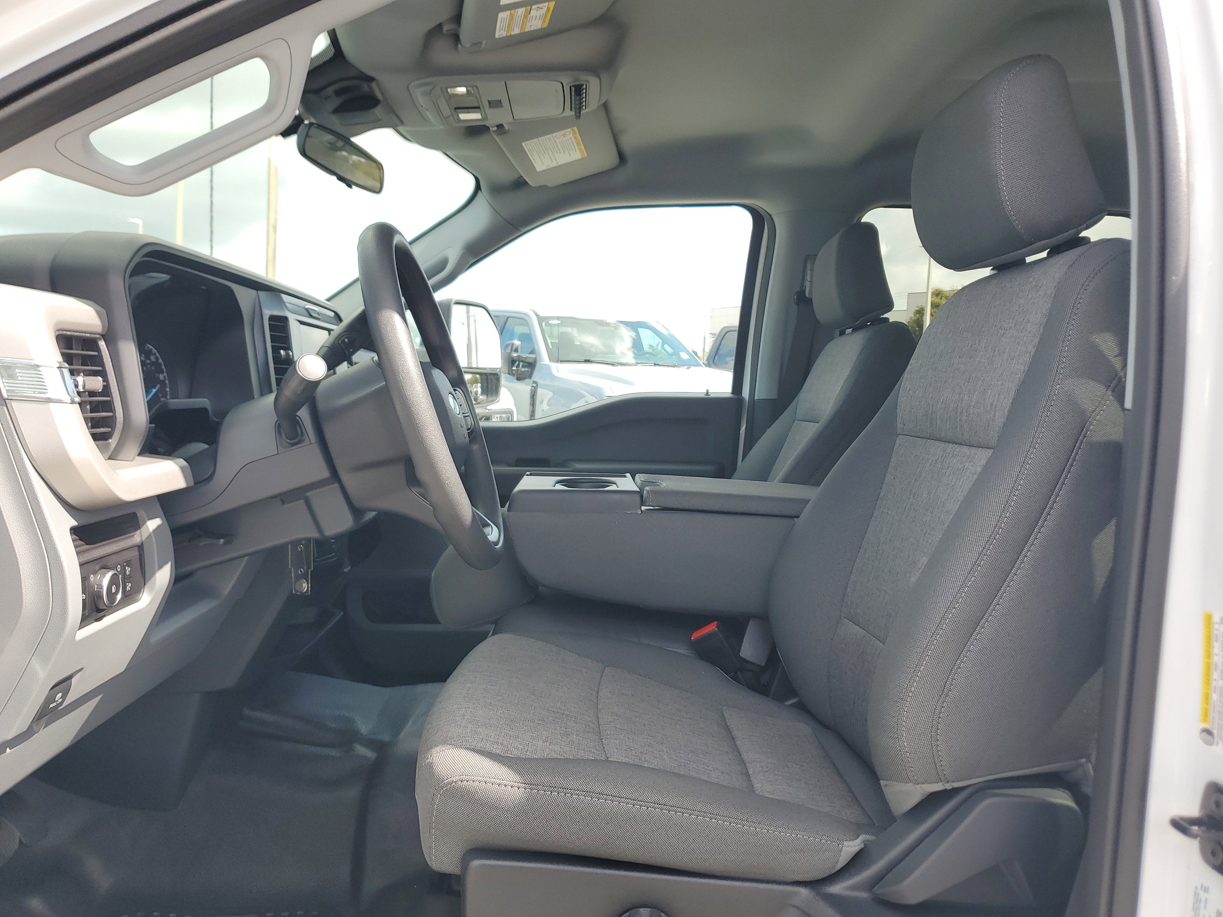 2025 Ford Super Duty F-350 DRW XL 4WD Diesel