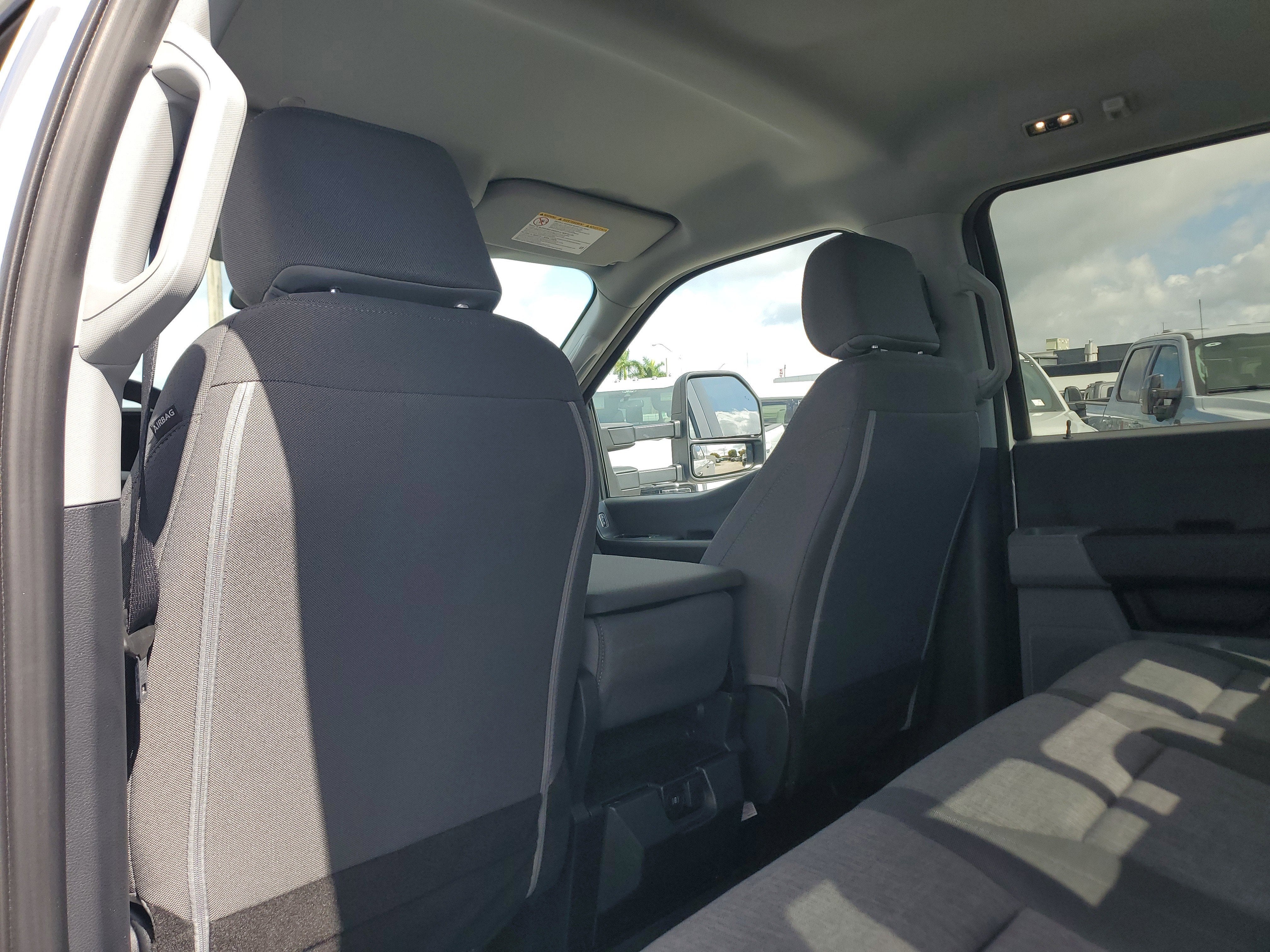 2025 Ford Super Duty F-350 DRW XL 4WD Diesel