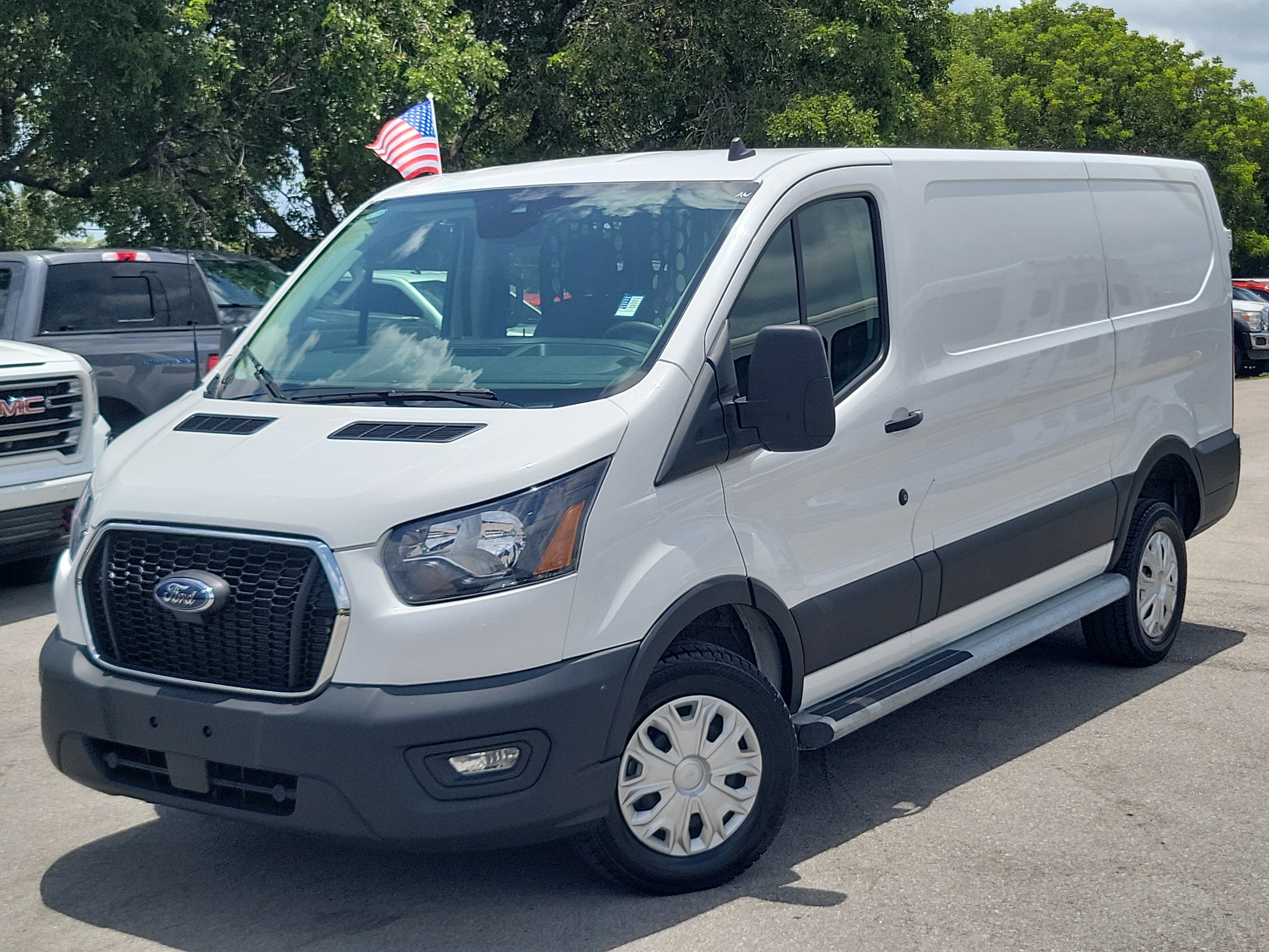 2025 Ford Transit Cargo Van Base