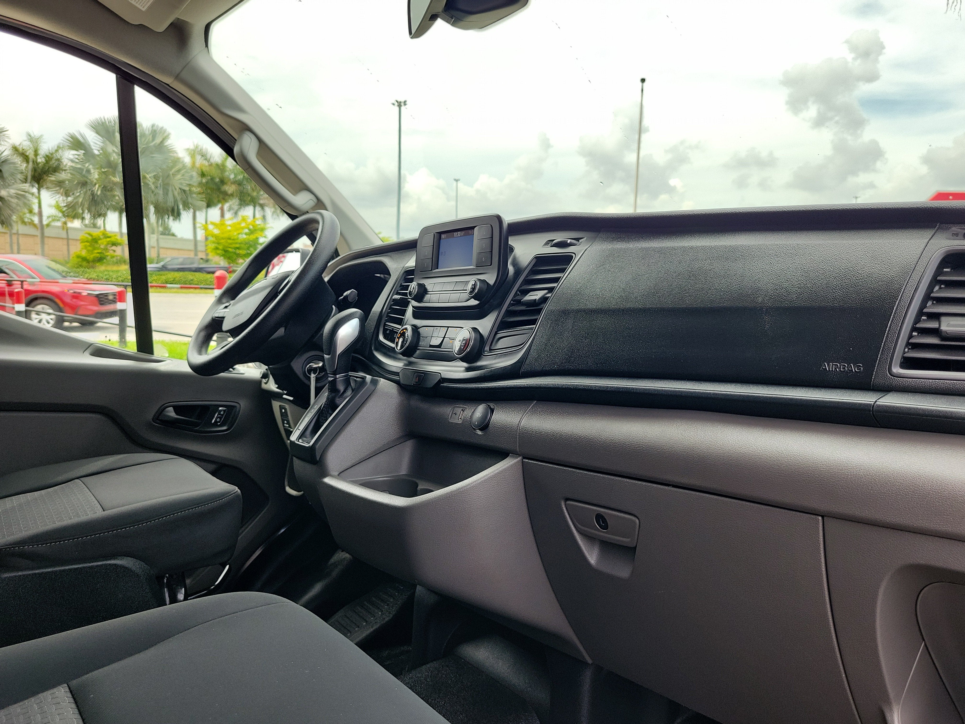 2025 Ford Transit Cargo Van Base