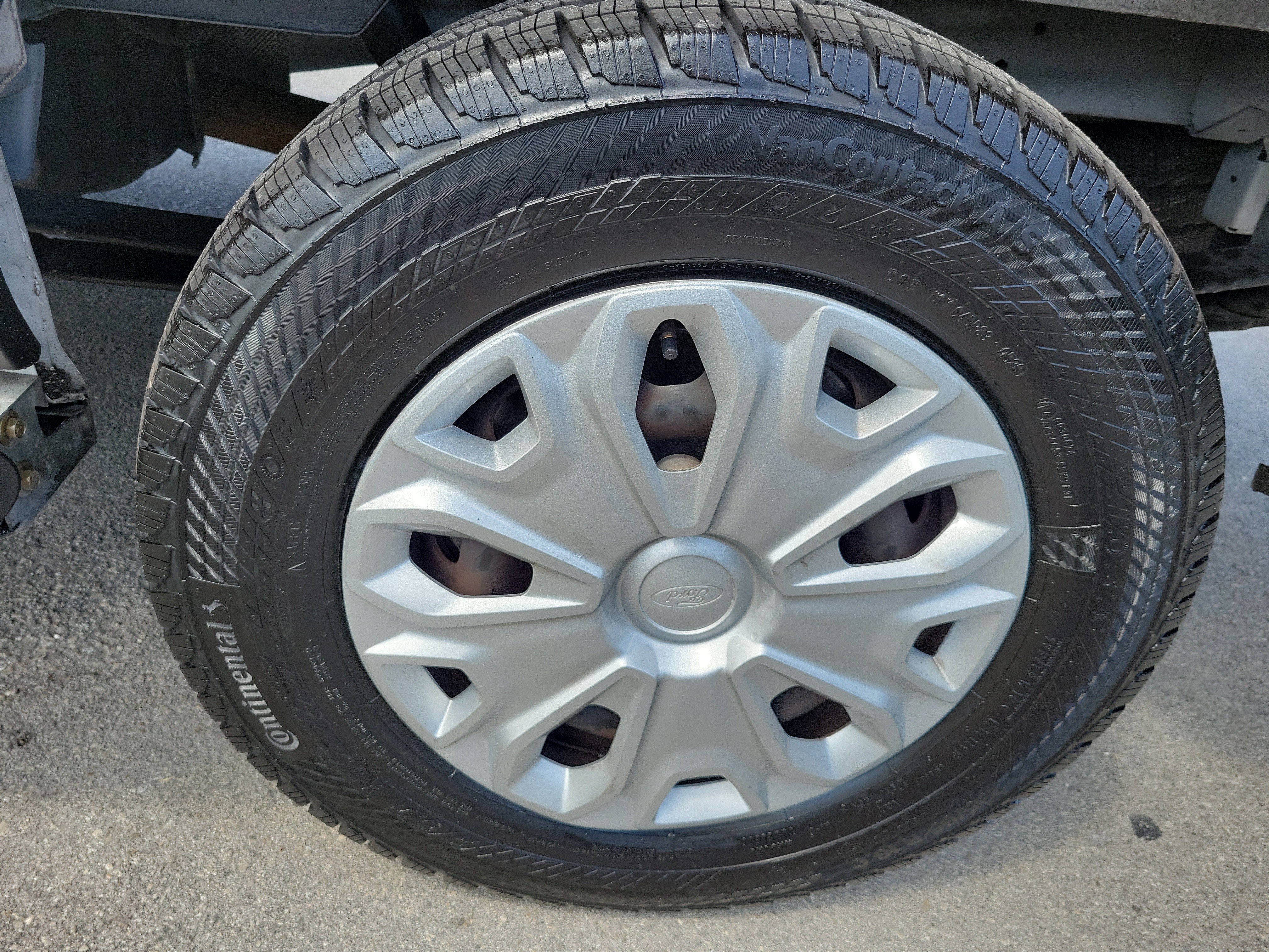 2025 Ford Transit Cargo Van Base