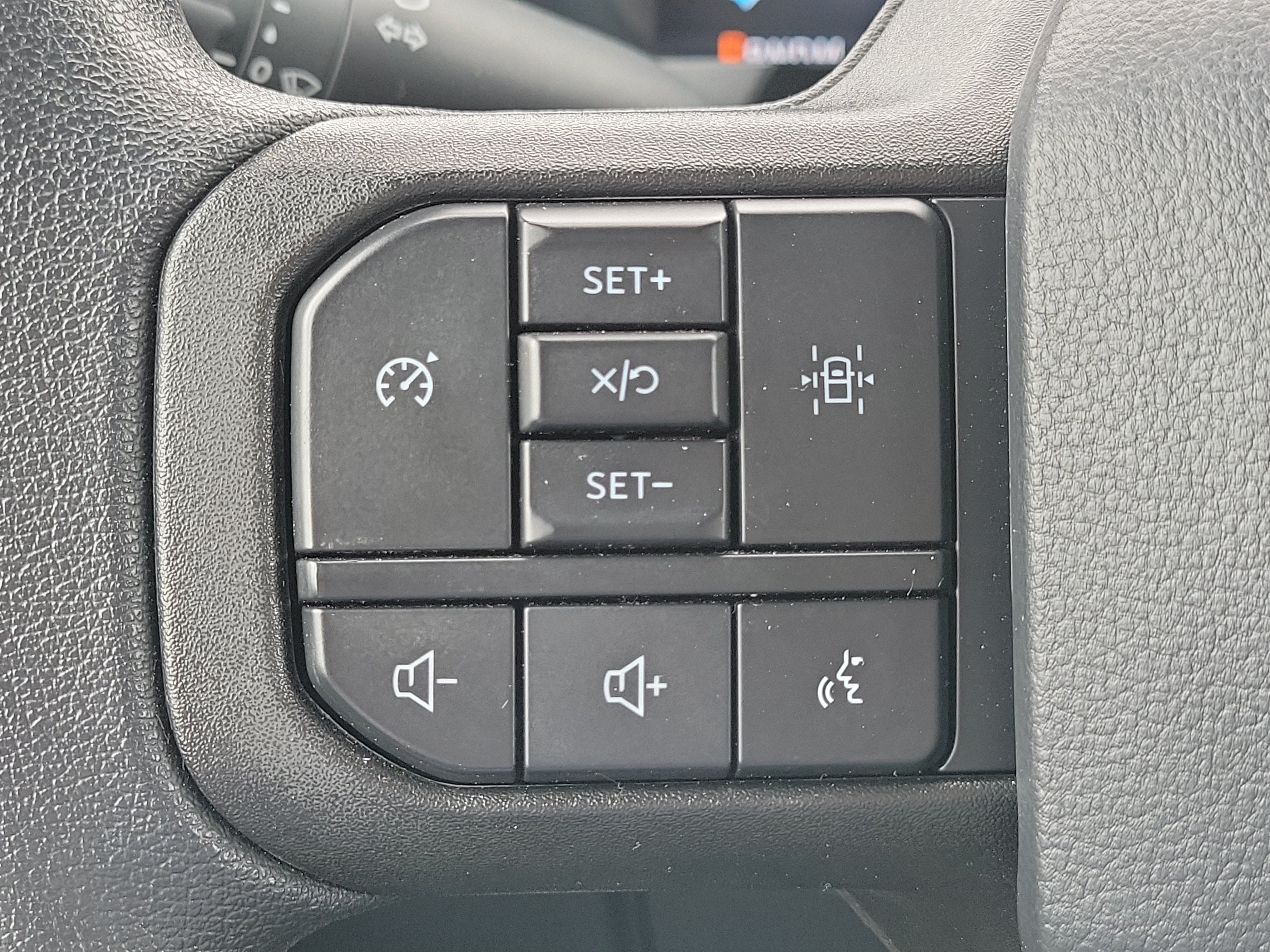 2025 Ford F-150 STX 4WD