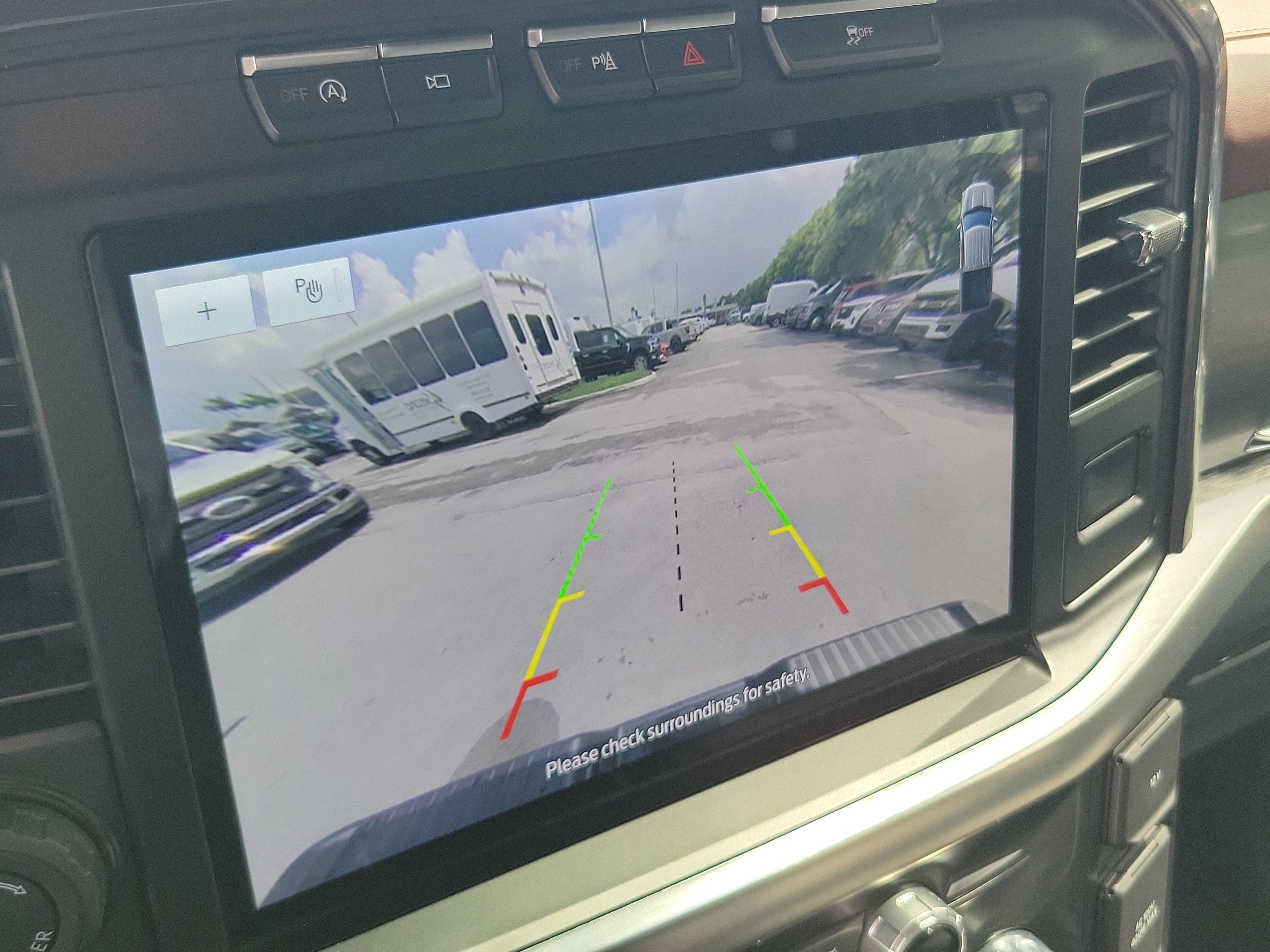 2023 Ford F-150 LARIAT 4WD