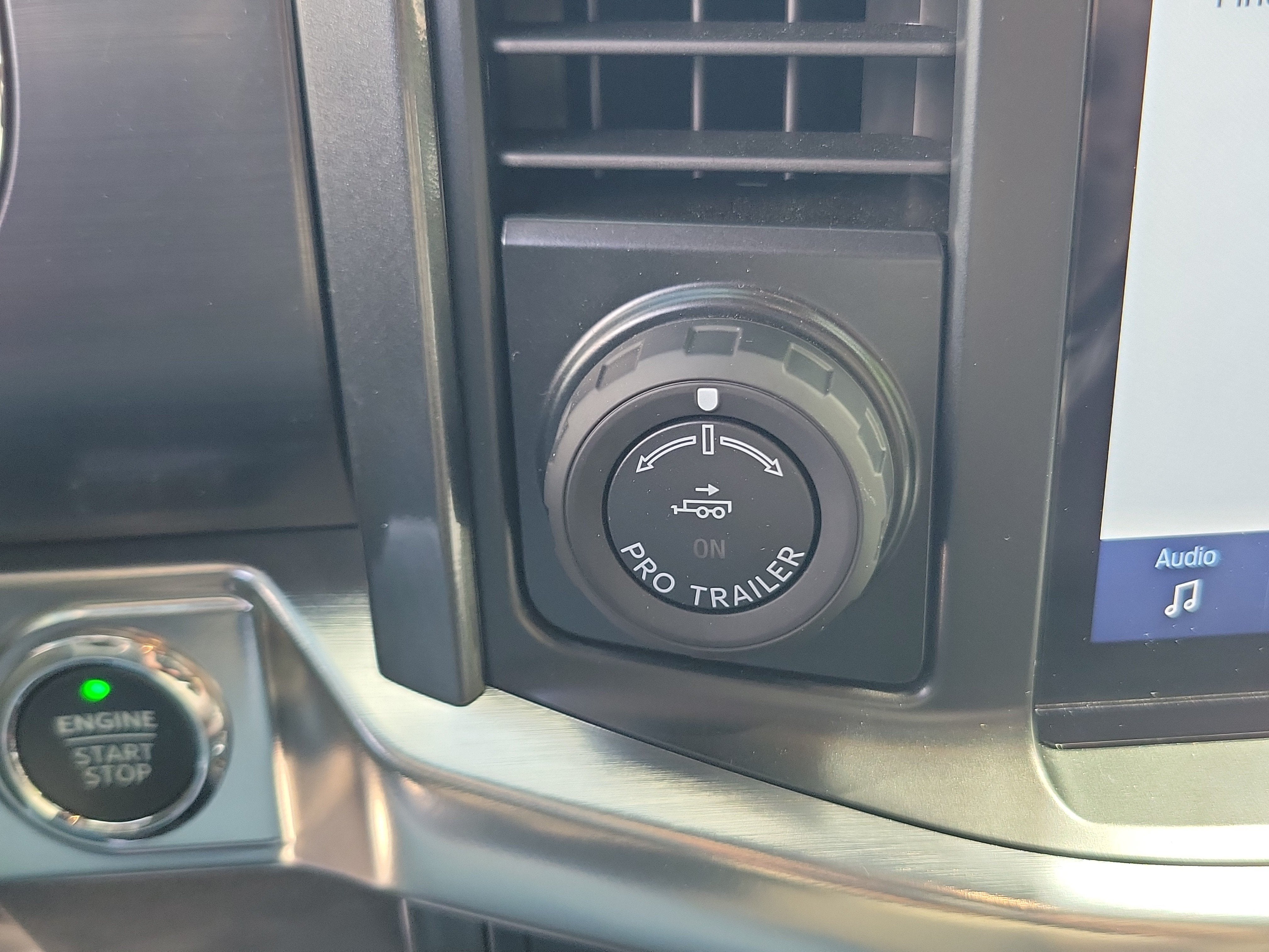 2023 Ford F-150 LARIAT 4WD