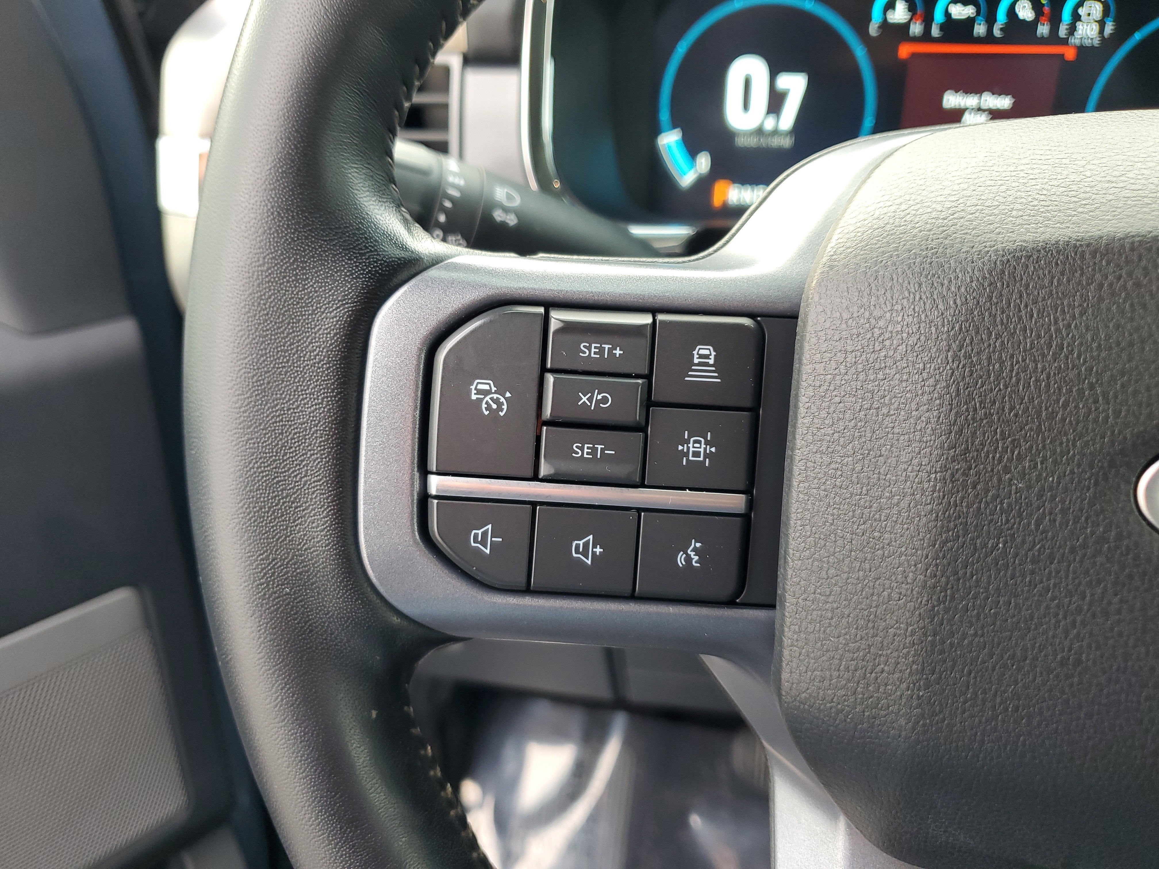 2023 Ford F-150 LARIAT 4WD