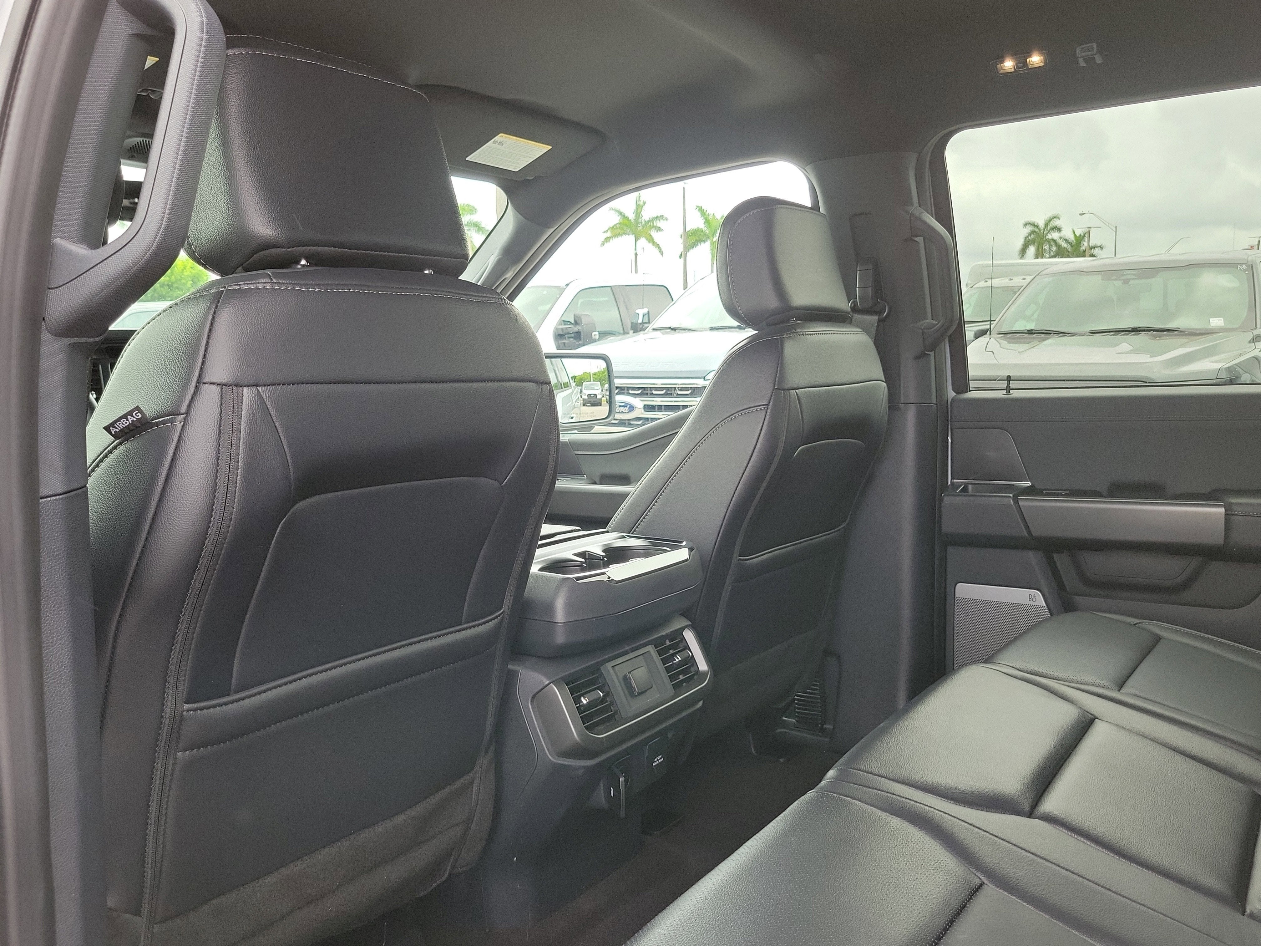 2025 Ford F-150 LARIAT 4WD