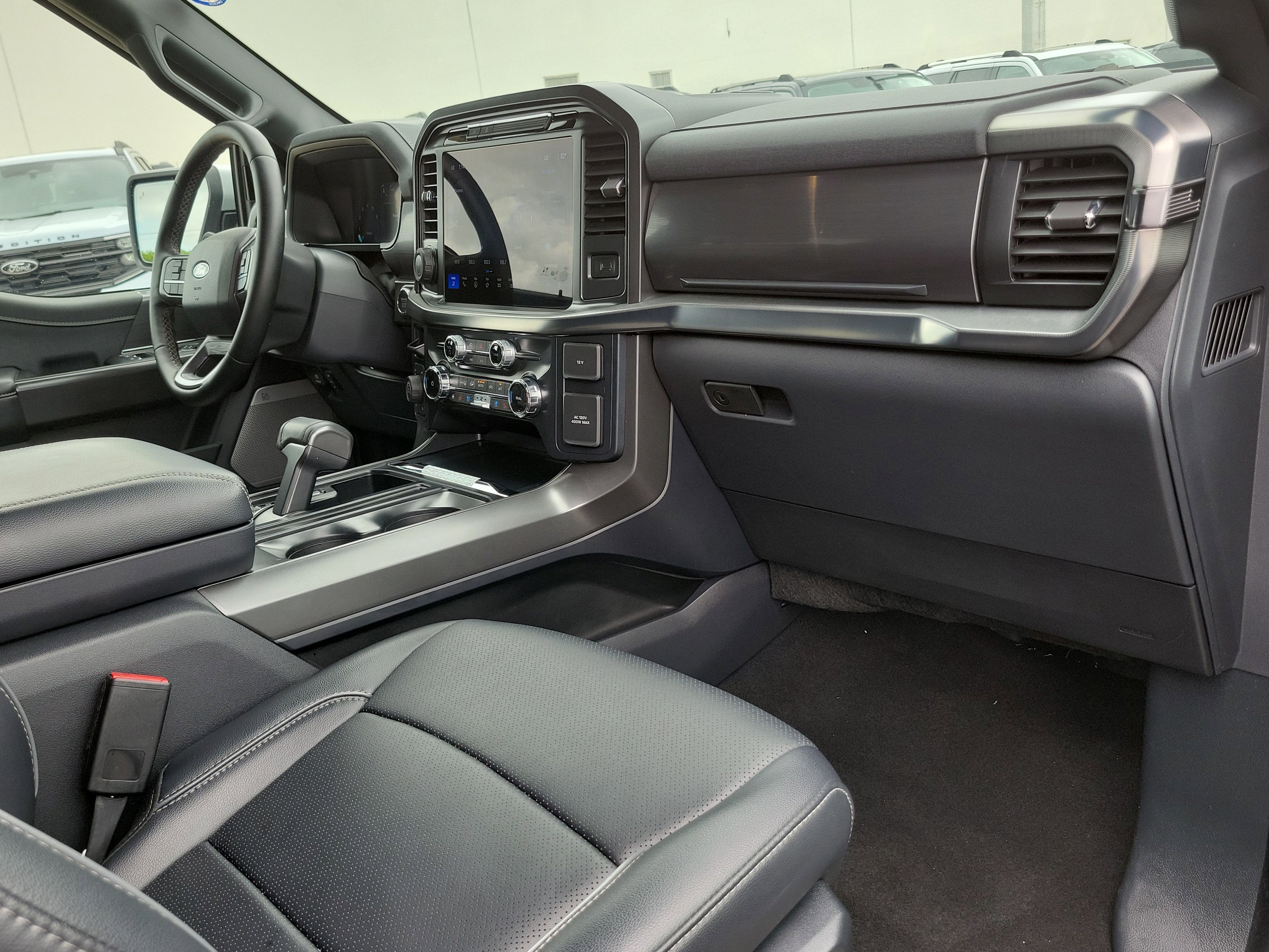 2025 Ford F-150 LARIAT 4WD